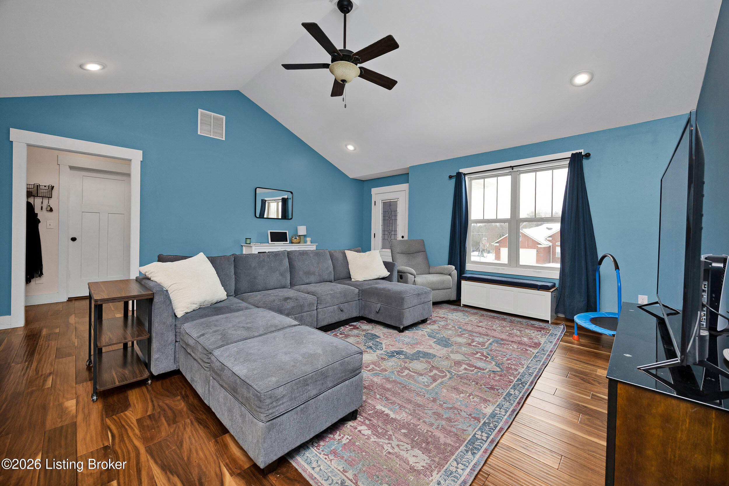 114 Delaware Ct