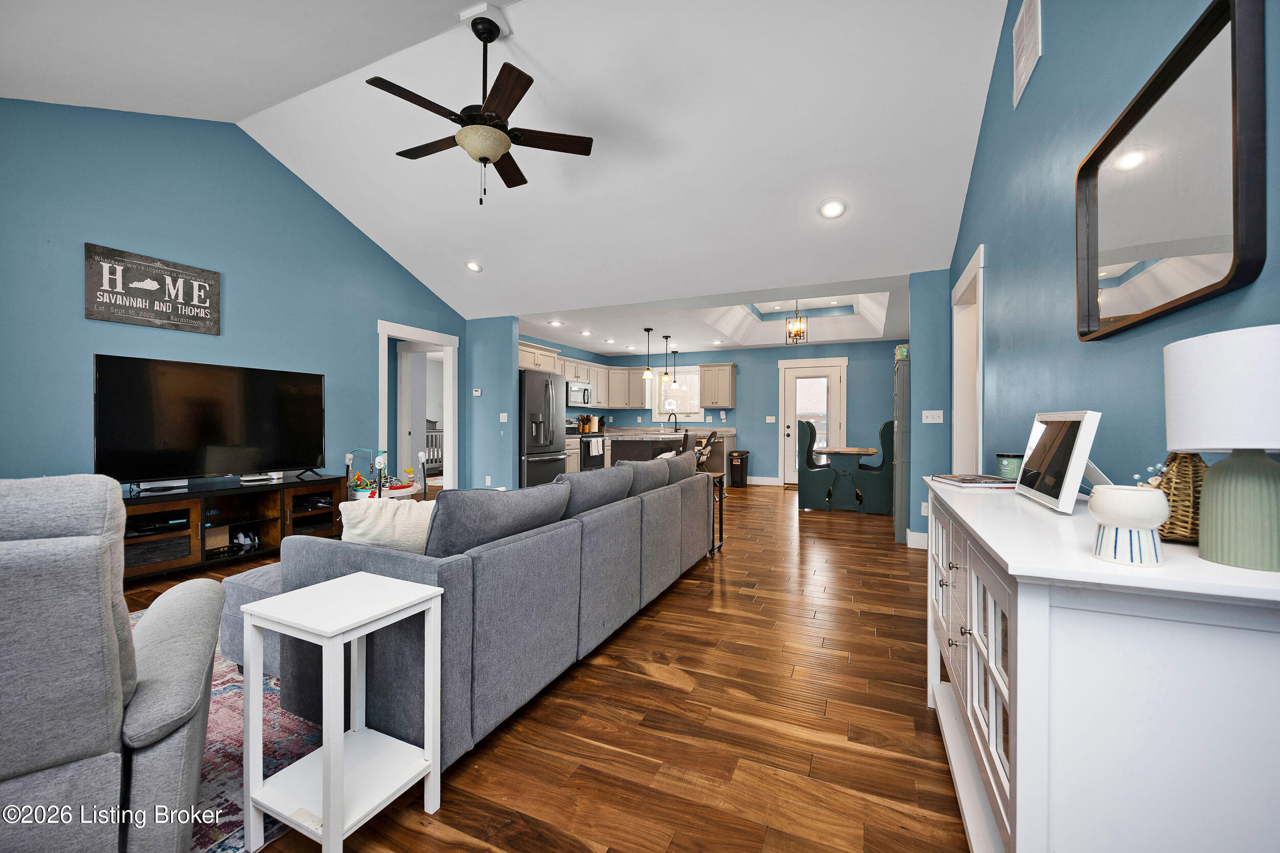 114 Delaware Ct