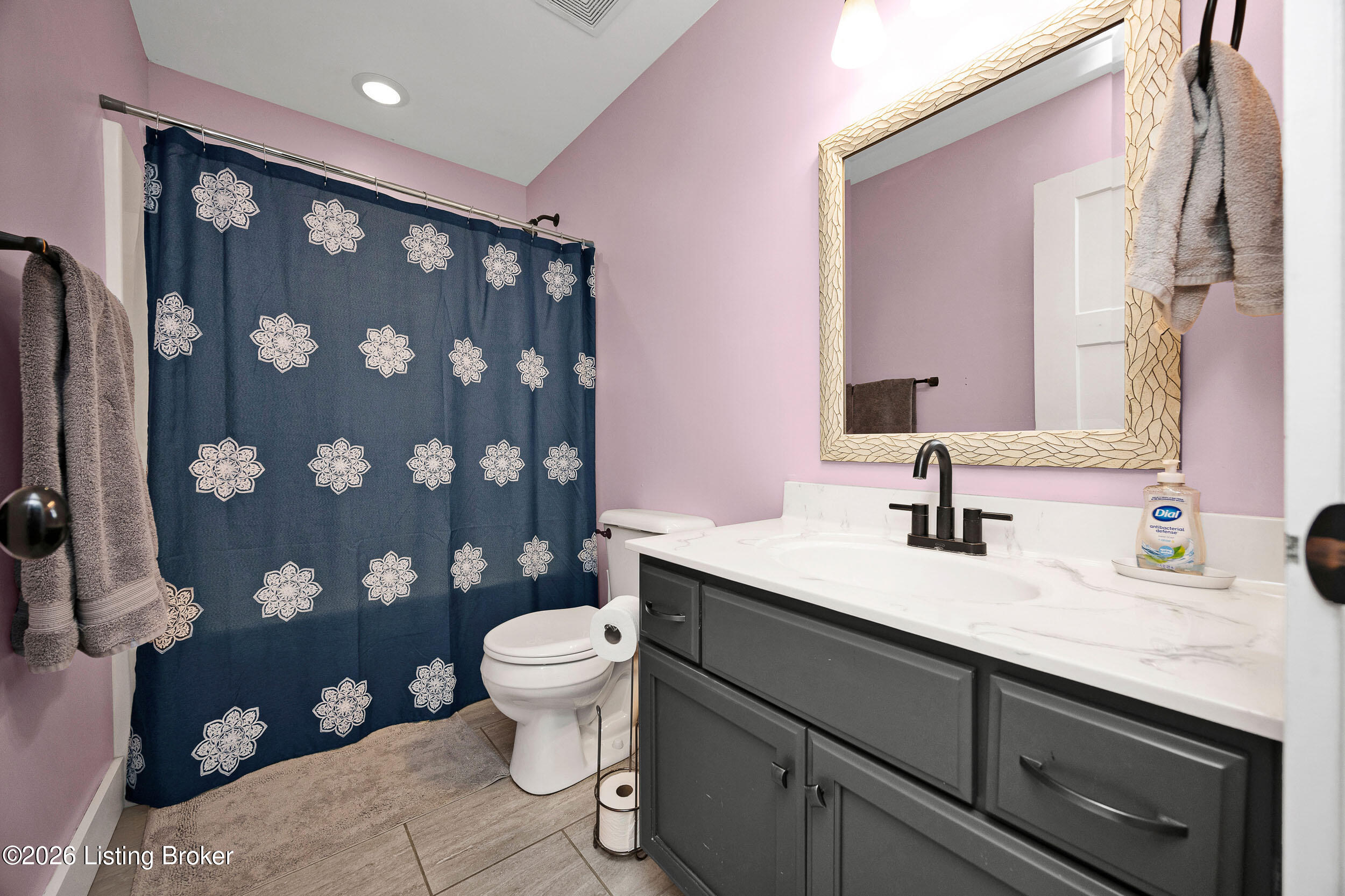 114 Delaware Ct