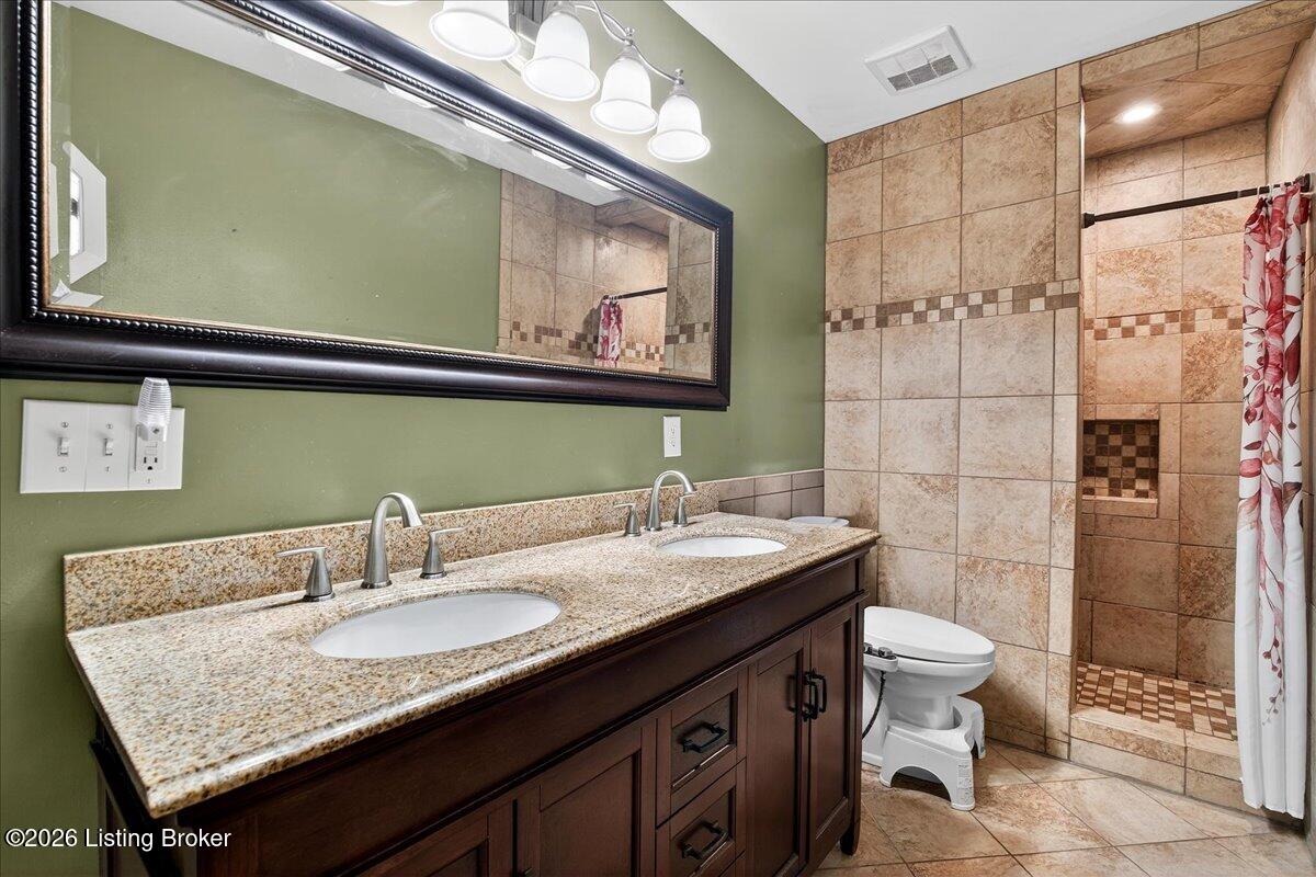 217 Bolton Ct