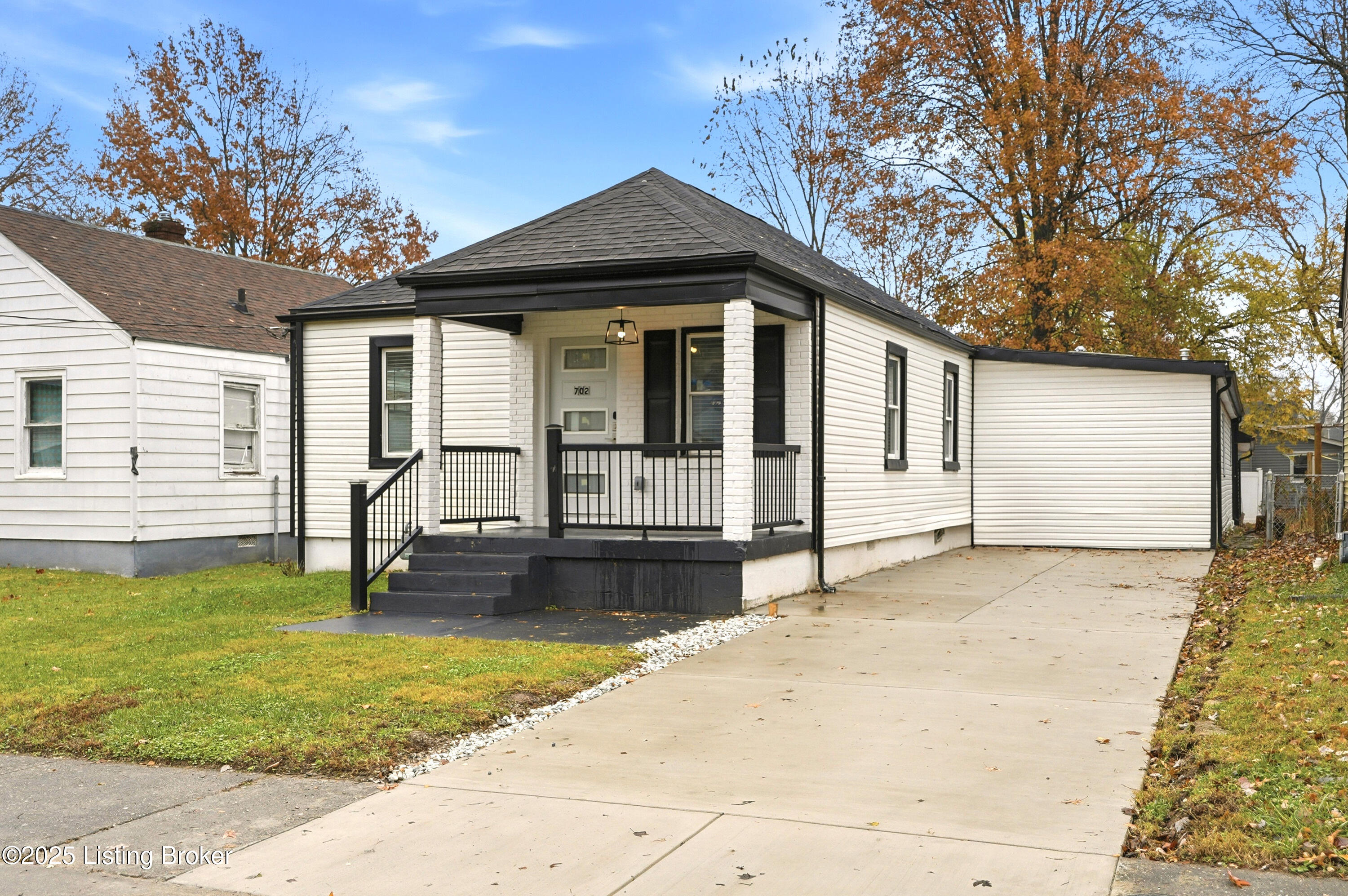 702 Gheens Ave