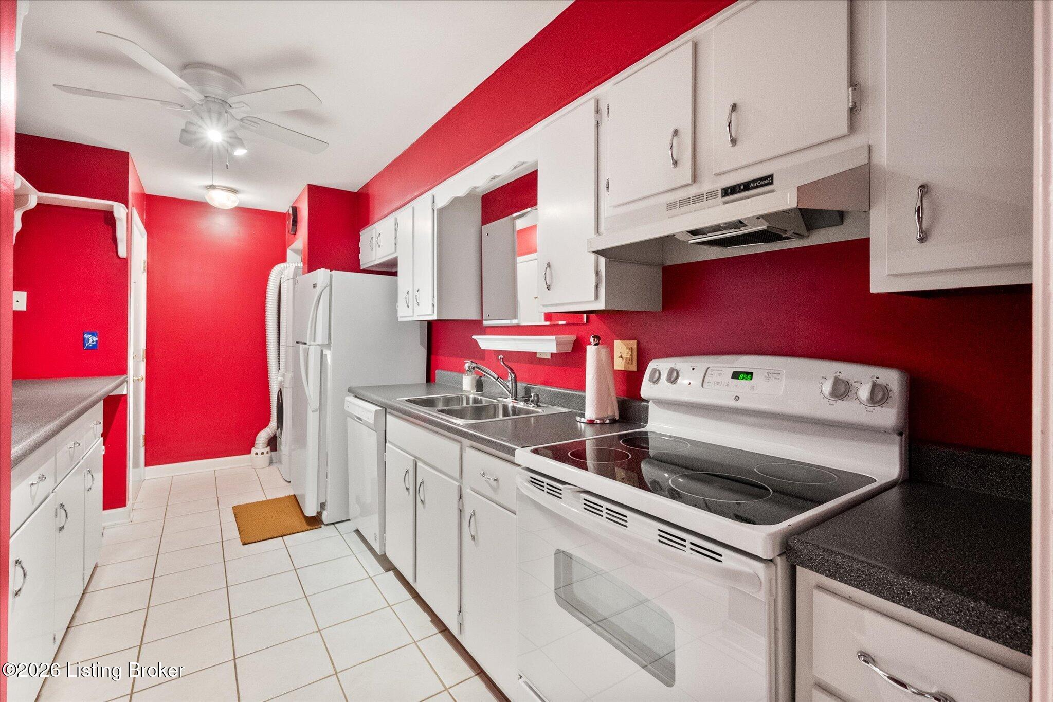 278 Salisbury Square APT 104