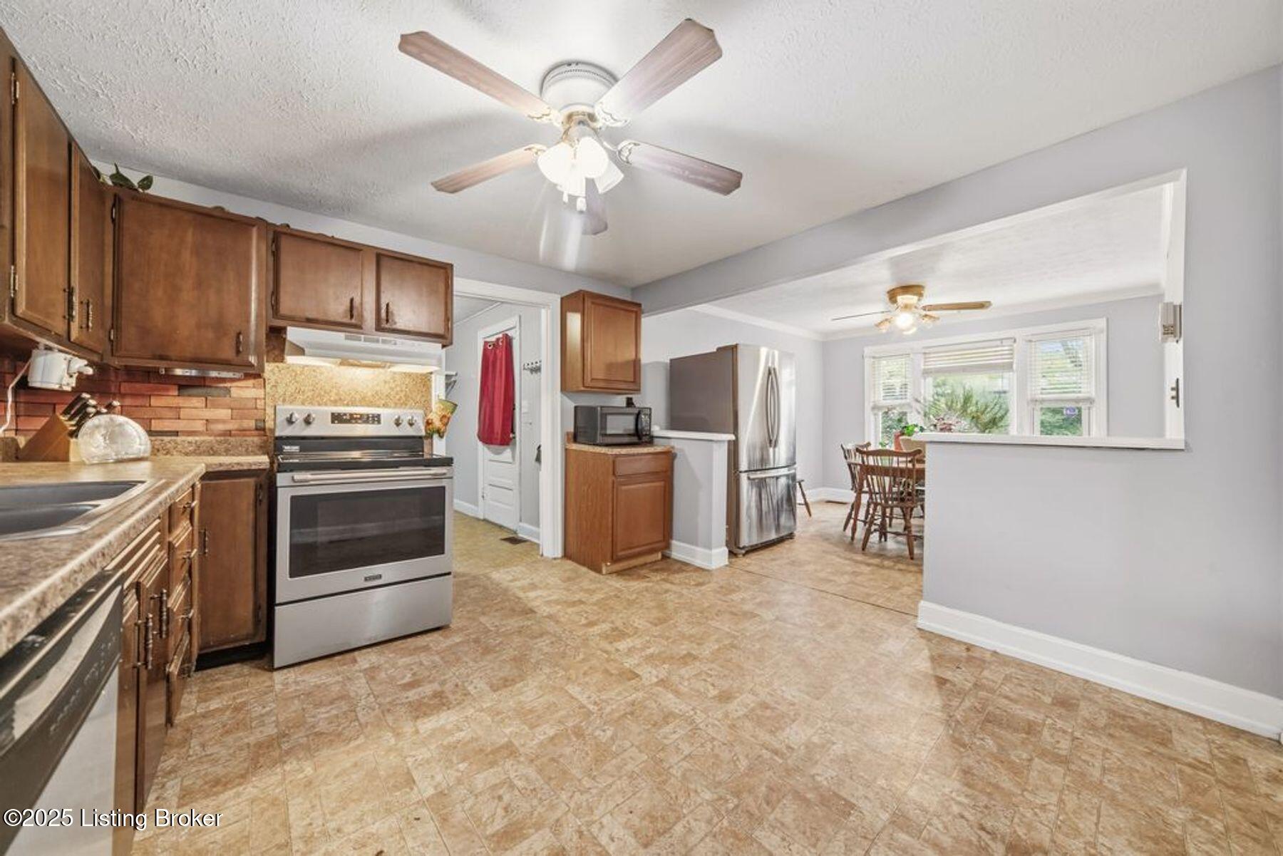 7700 Rosemary Ln