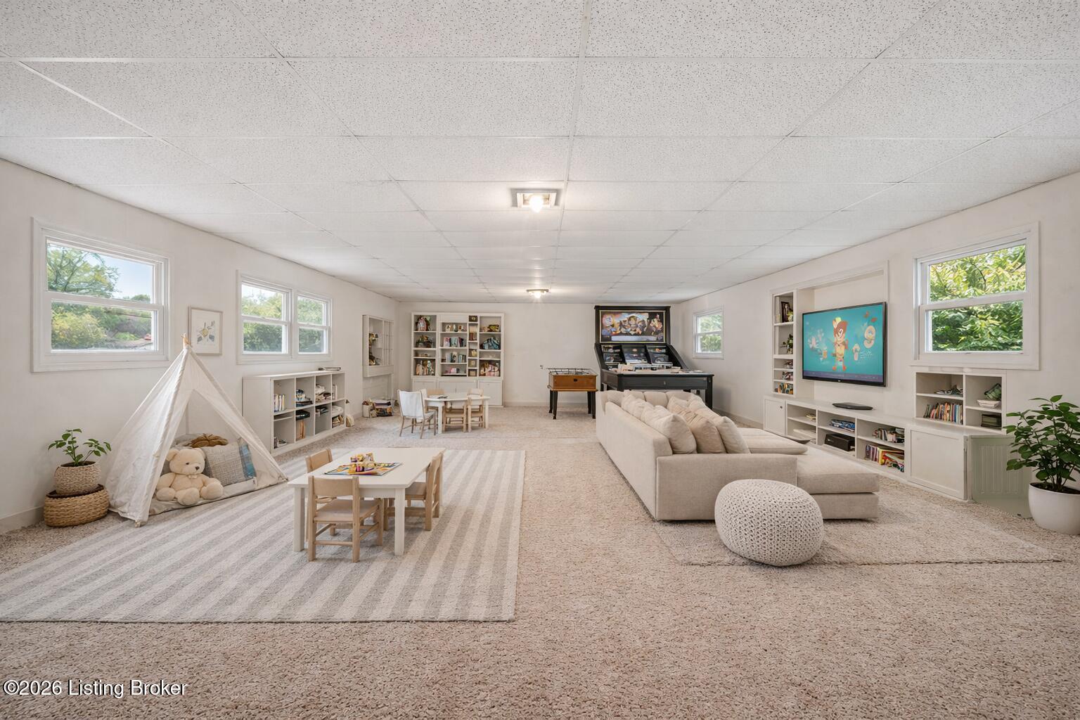7700 Rosemary Ln