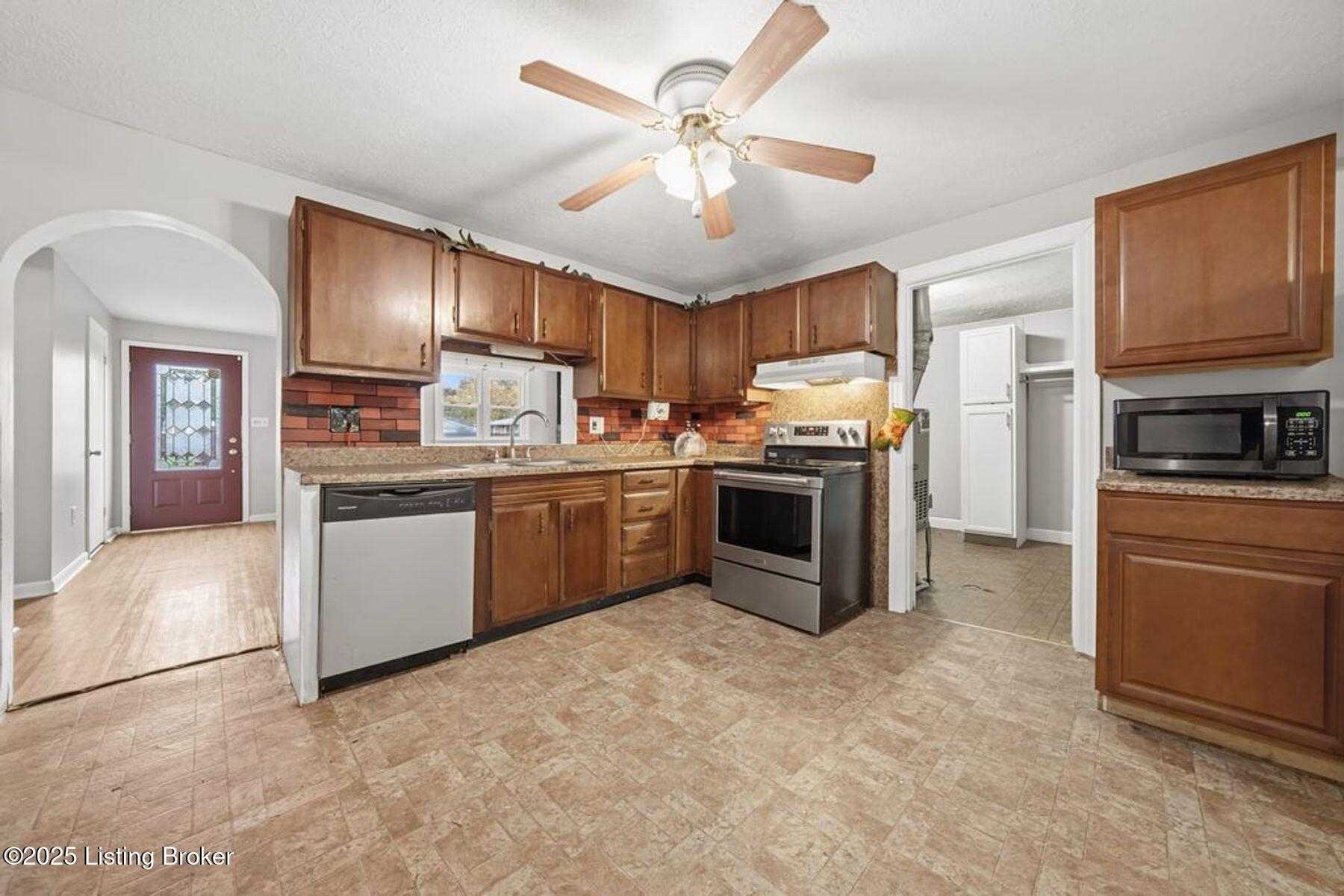 7700 Rosemary Ln