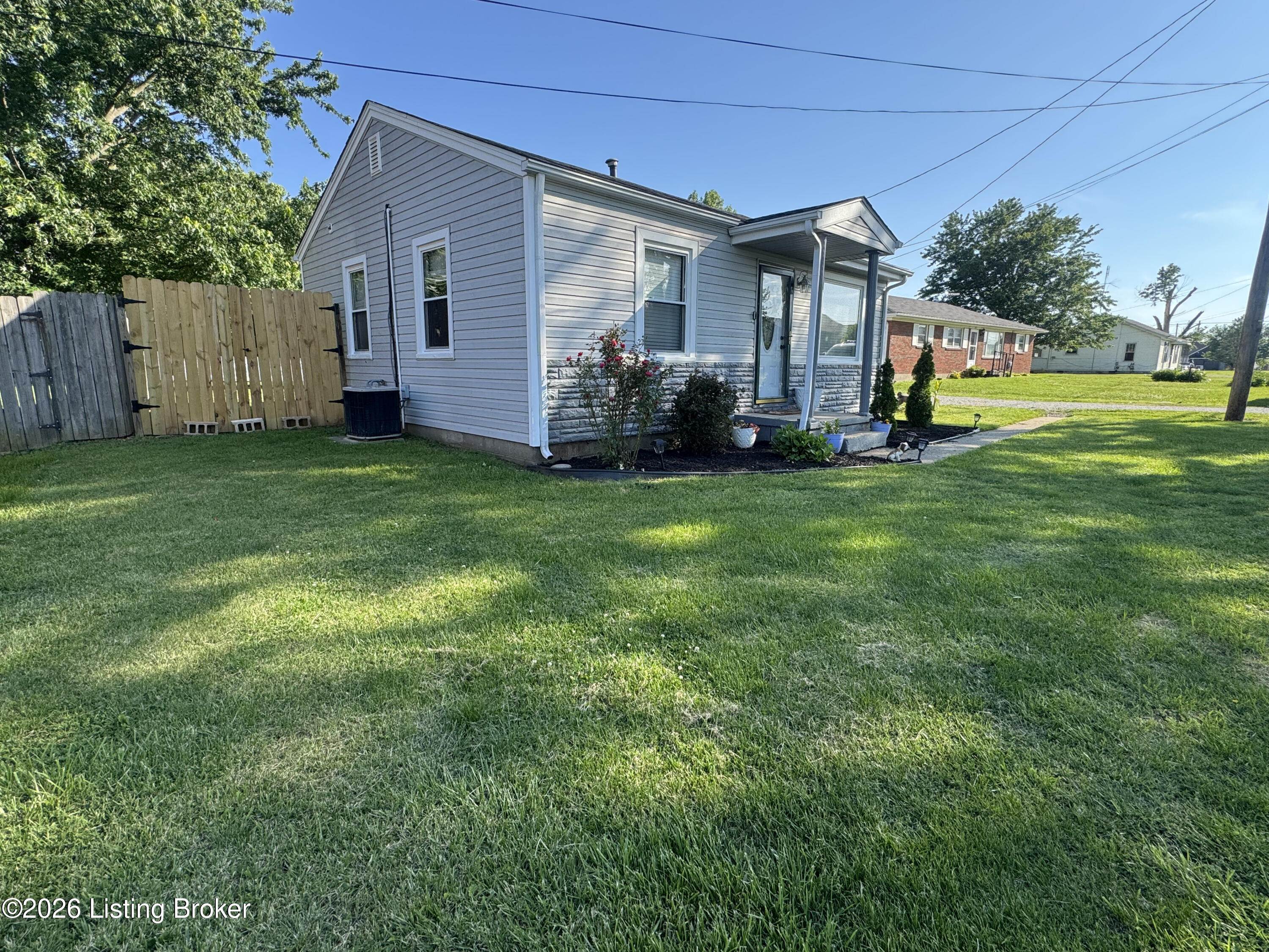 201 Meadowview Dr