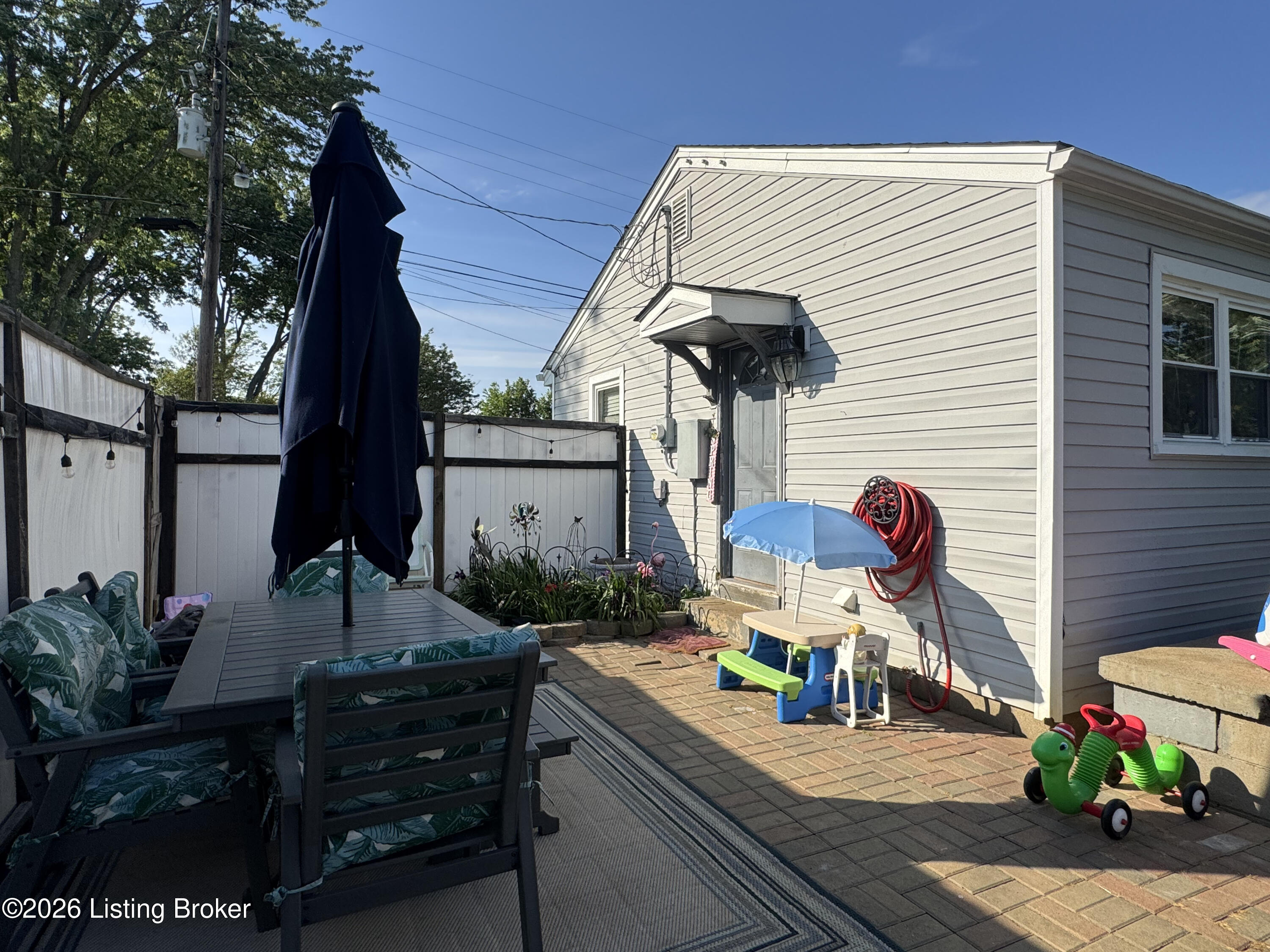 201 Meadowview Dr