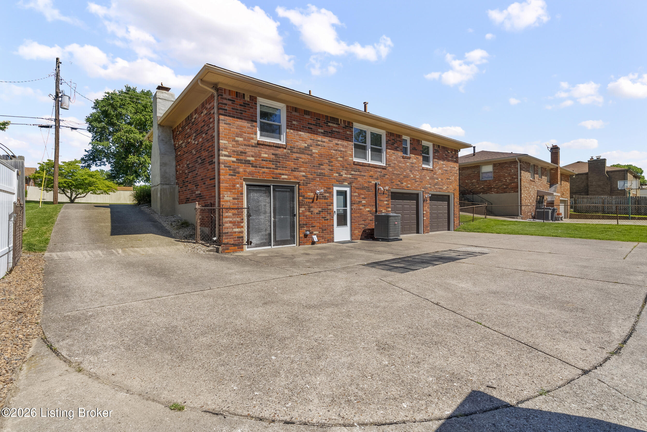 4802 Famous Way