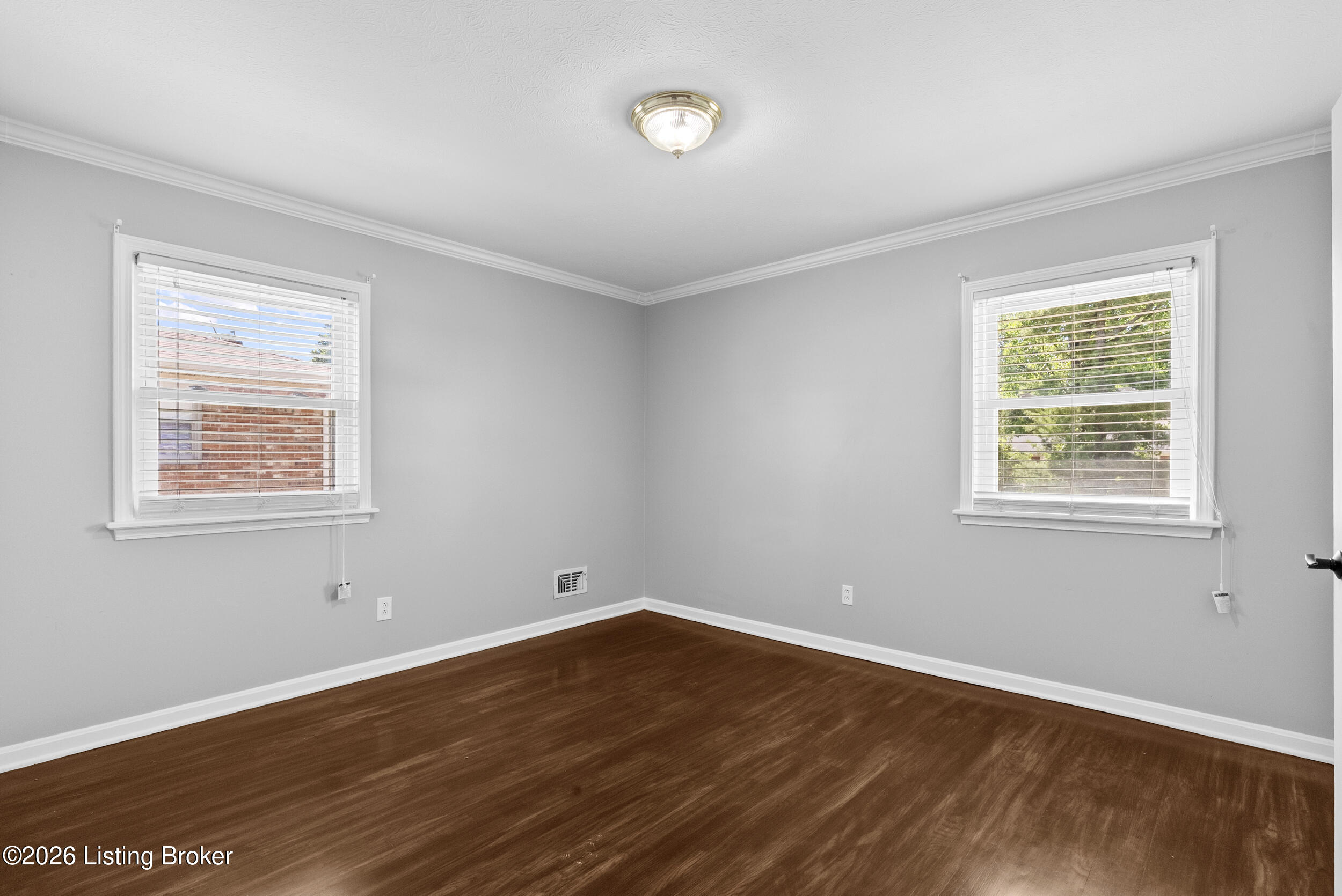 4802 Famous Way