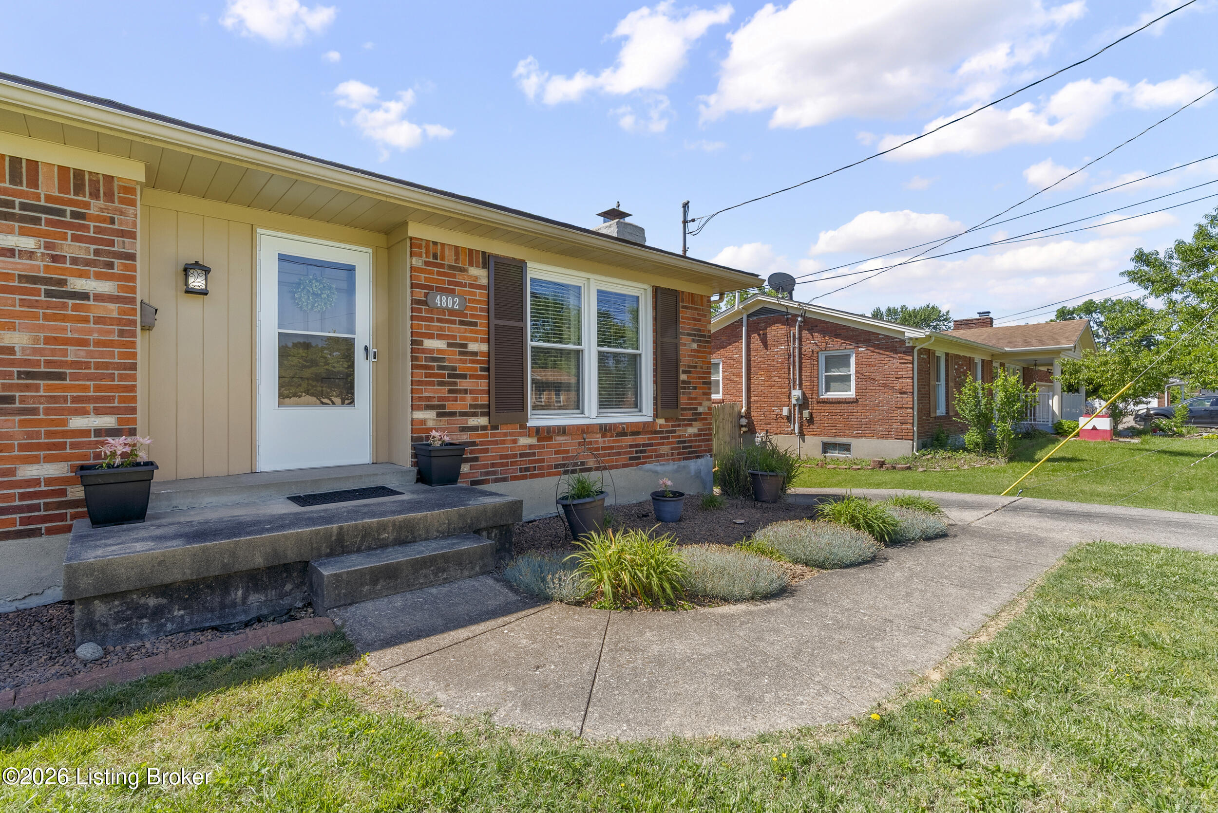4802 Famous Way