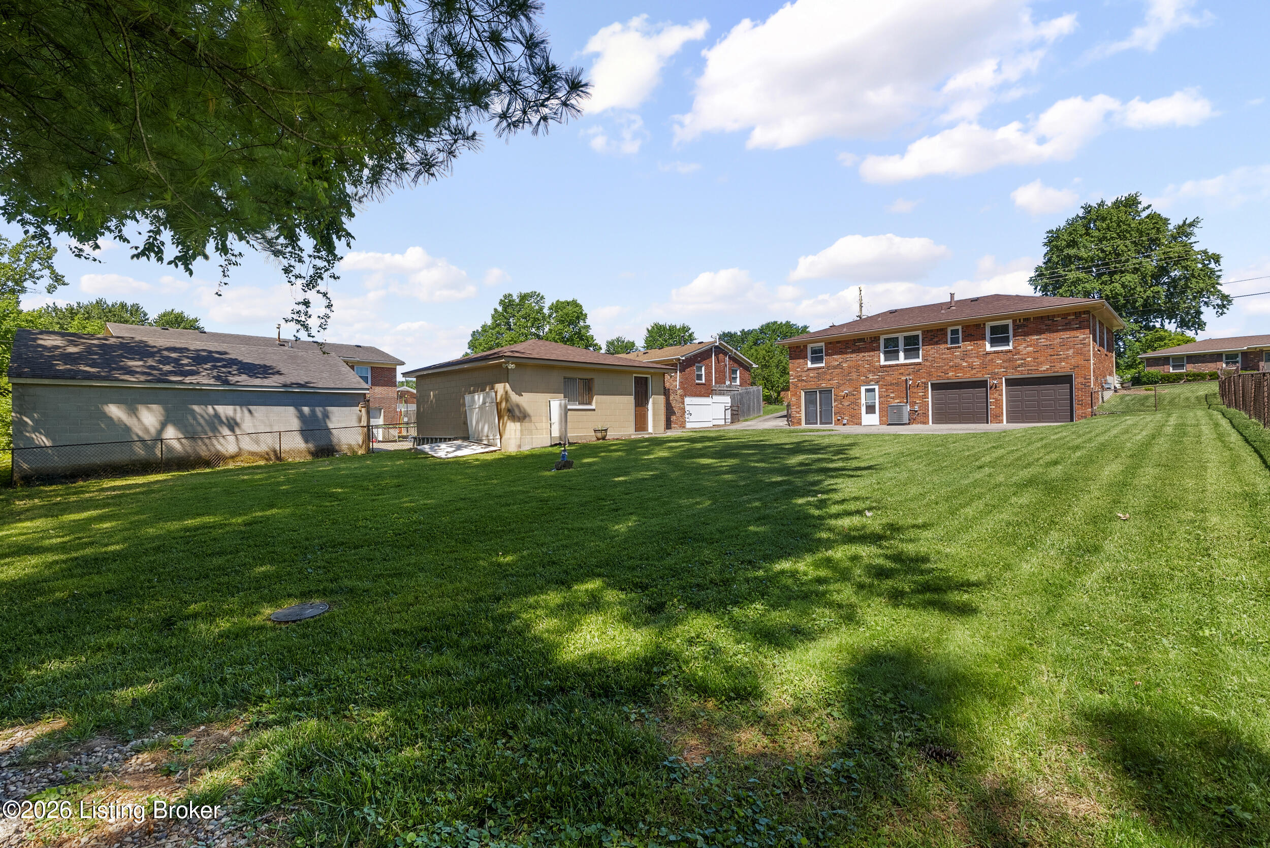 4802 Famous Way