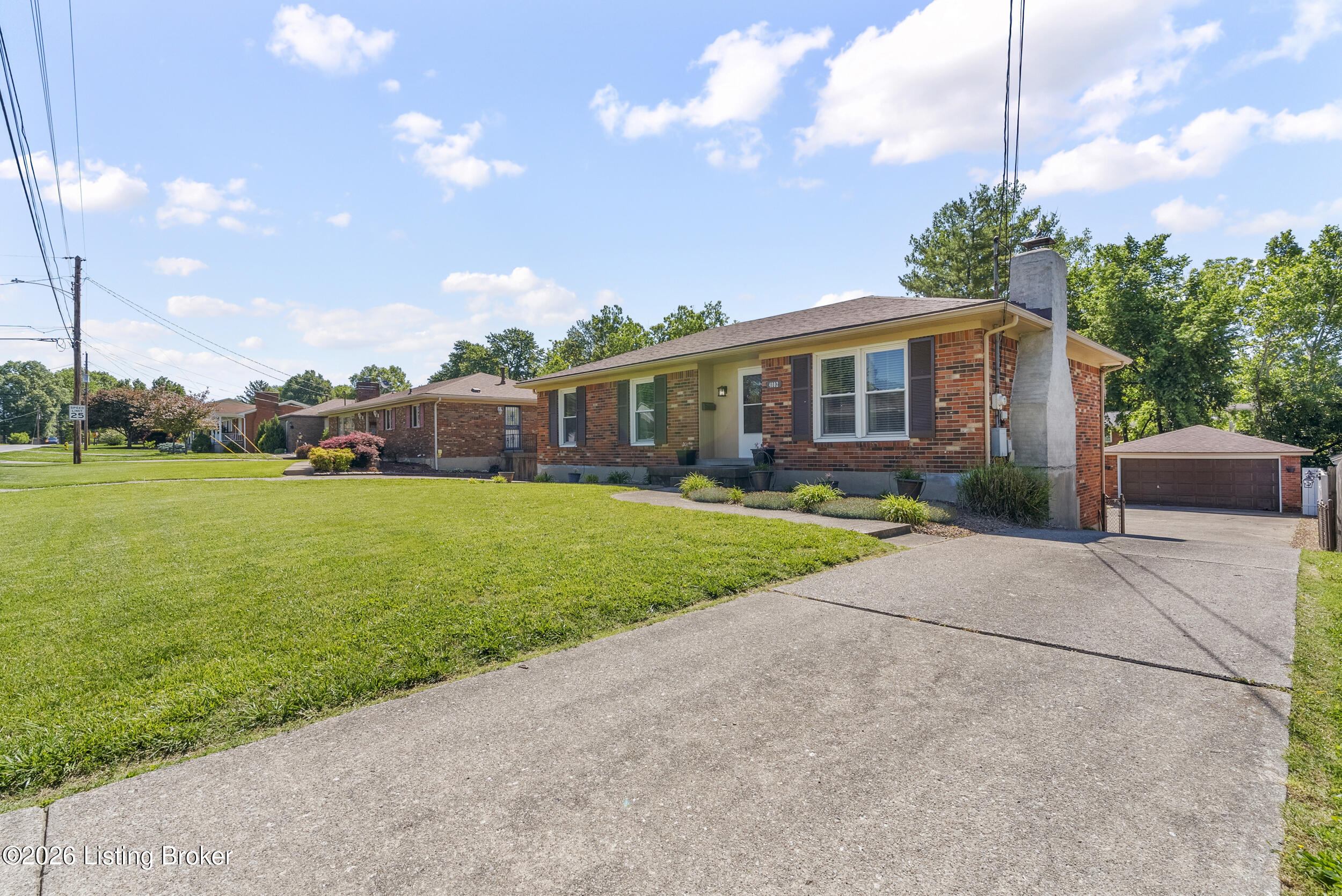 4802 Famous Way