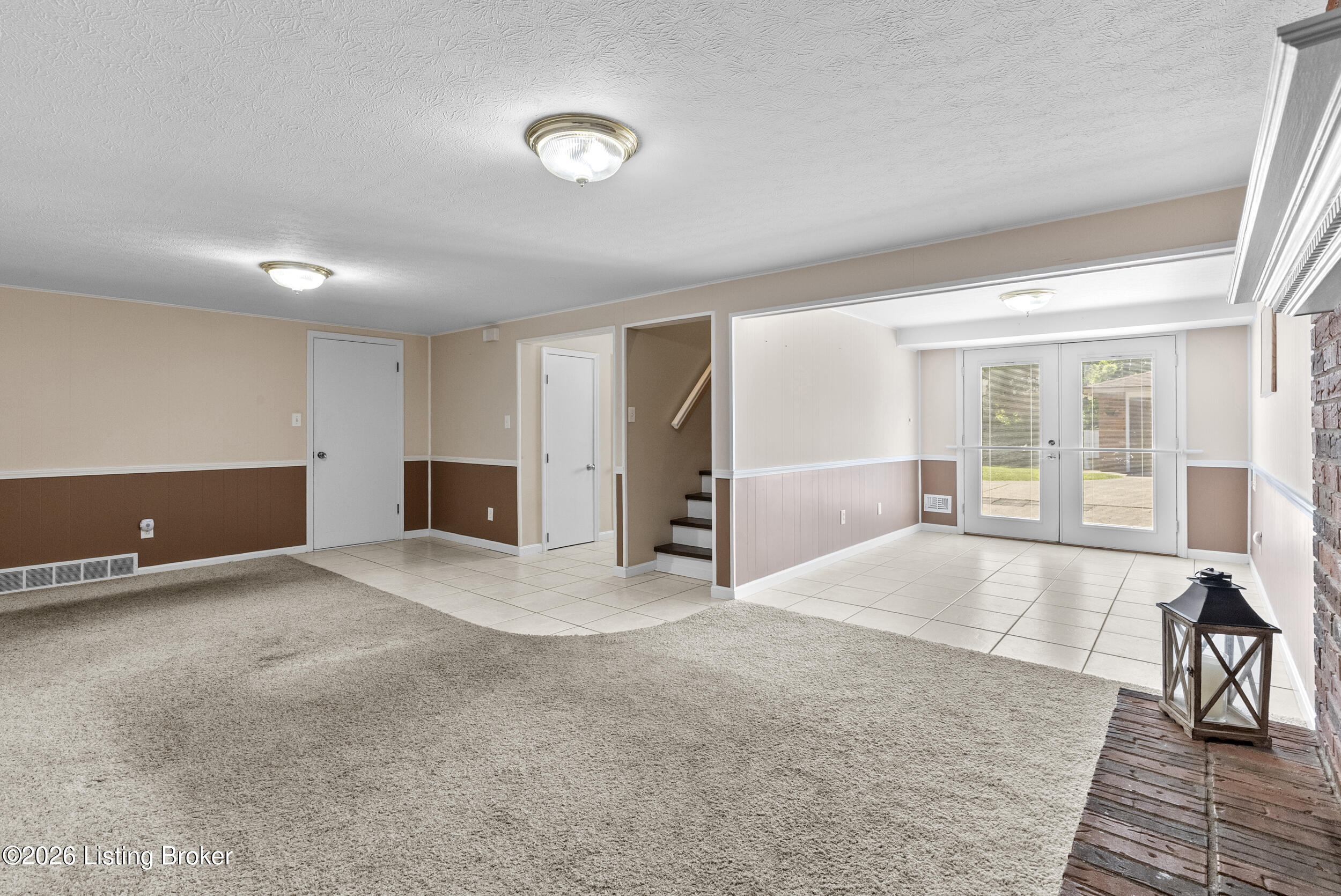 4802 Famous Way