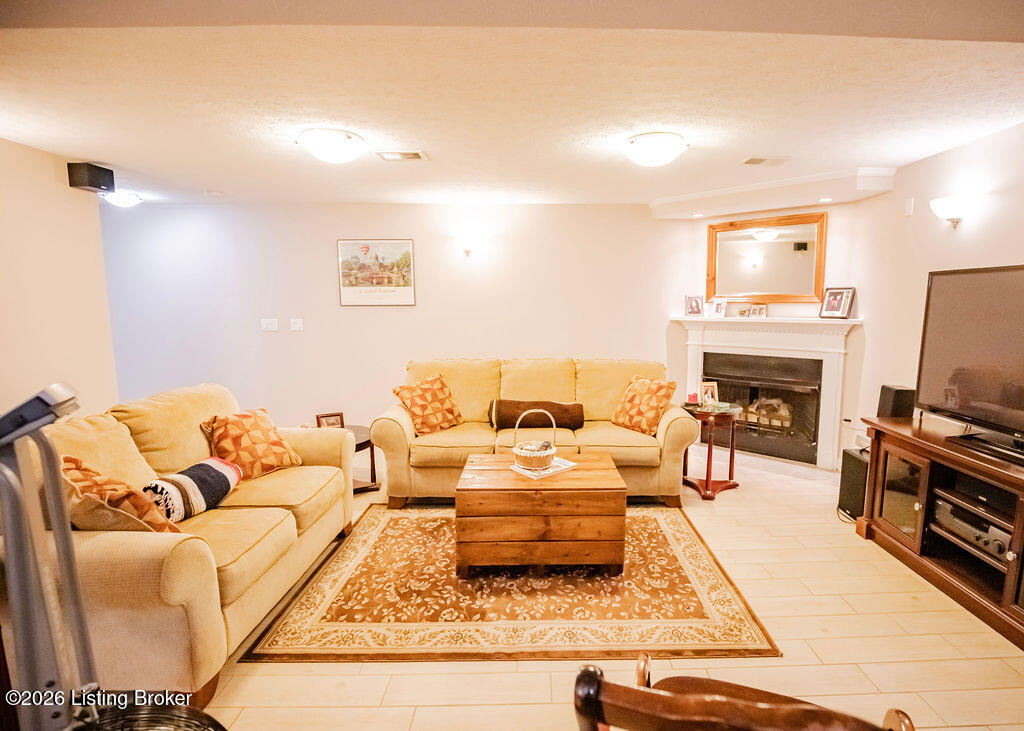 6314 Faris Way