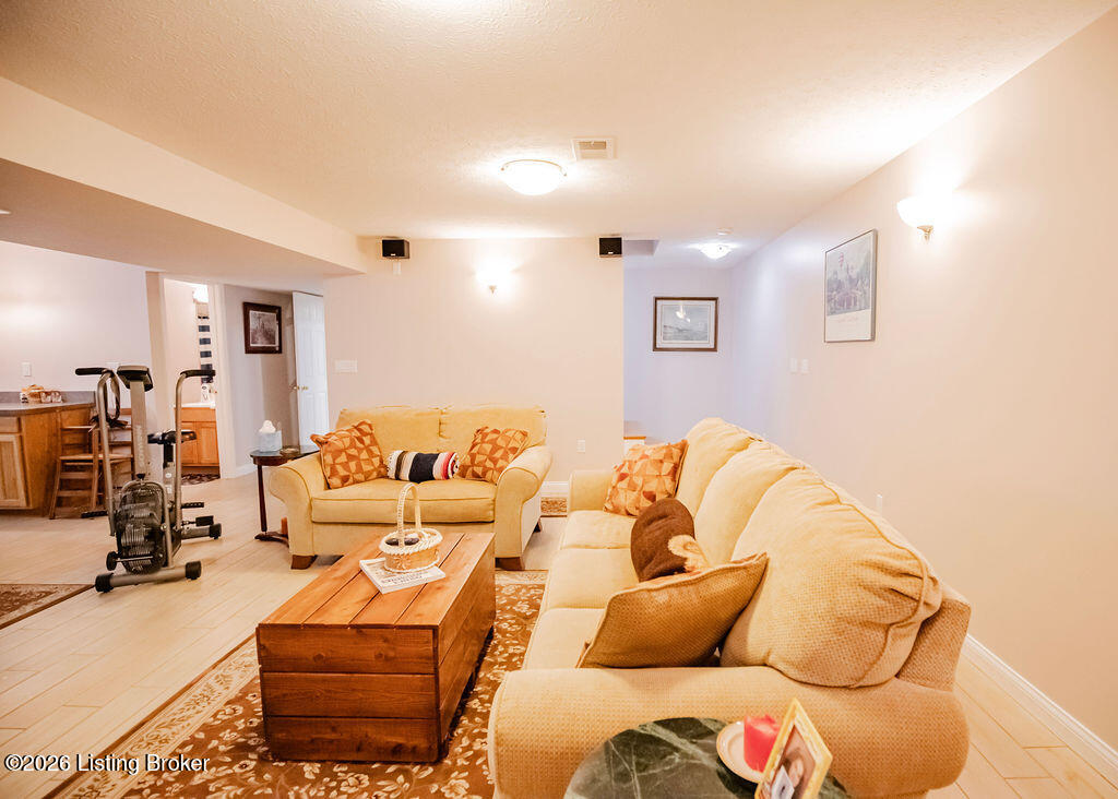 6314 Faris Way