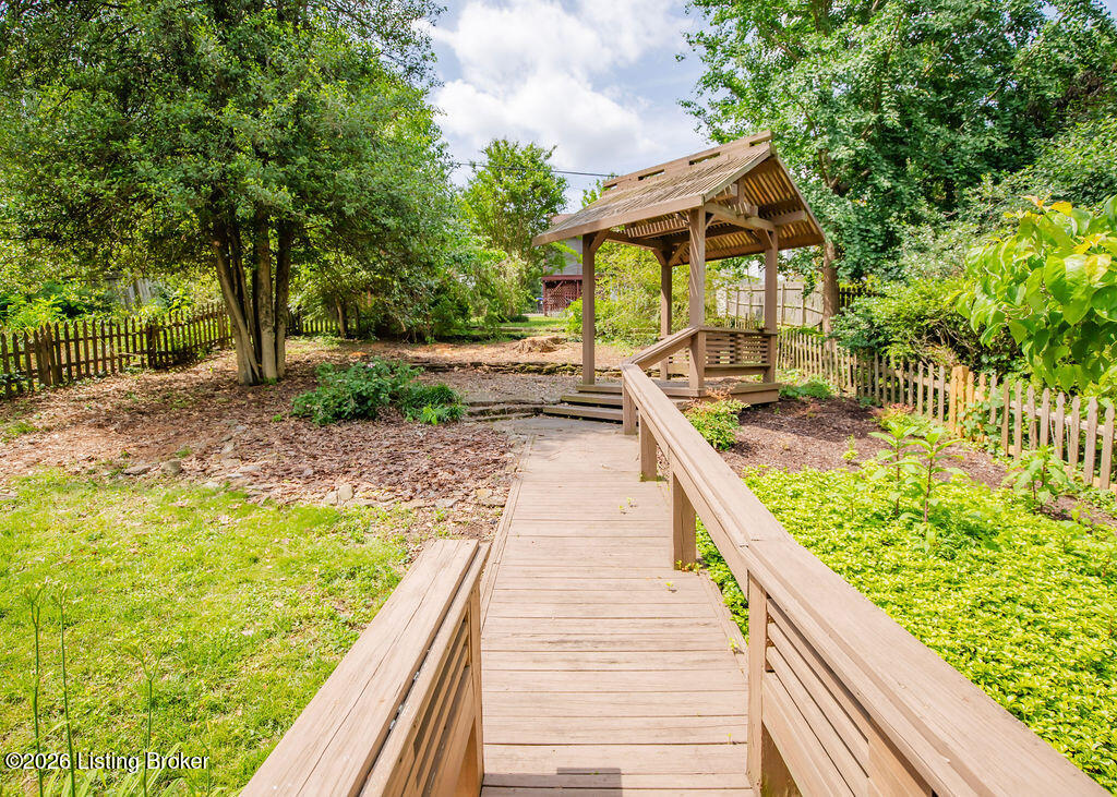 1122 Willow Ave