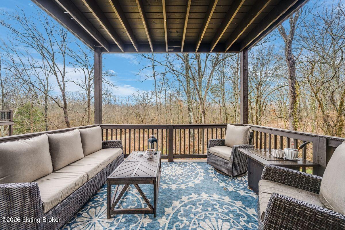 115 Locust Park Pl