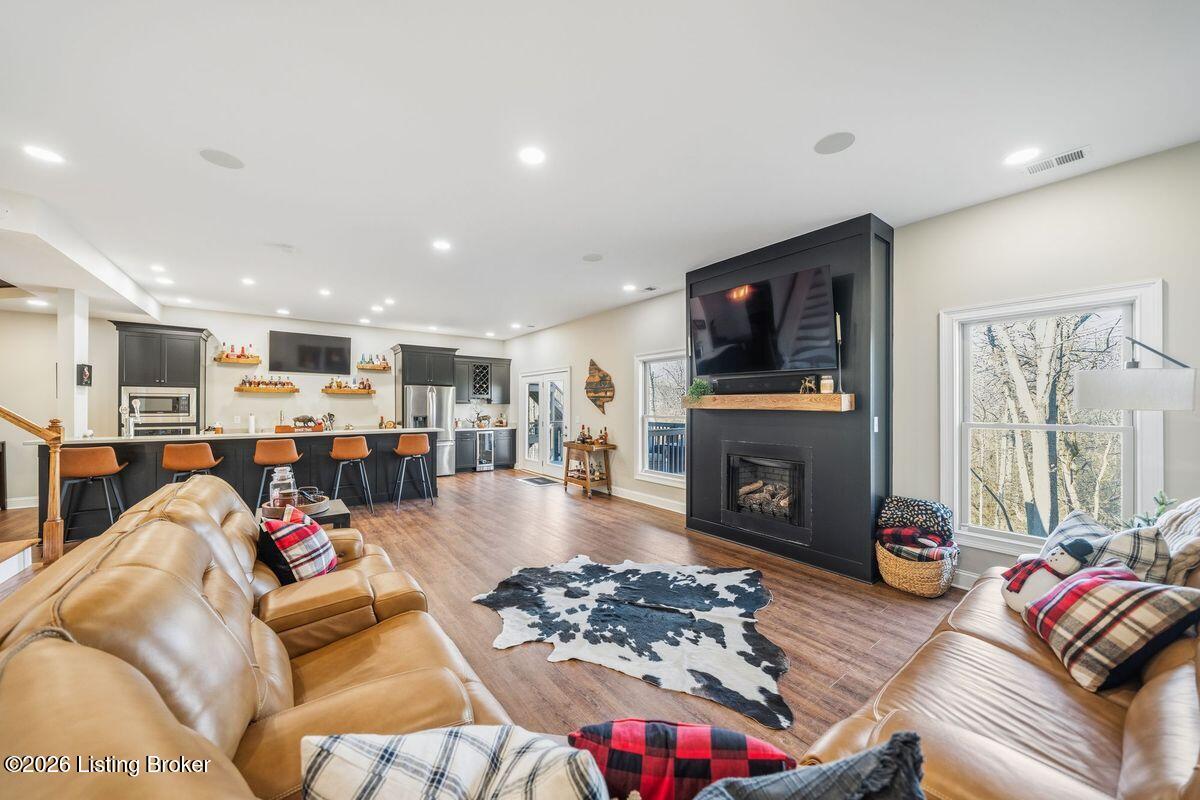 115 Locust Park Pl