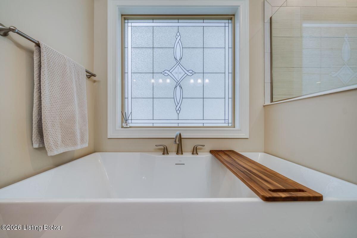 115 Locust Park Pl