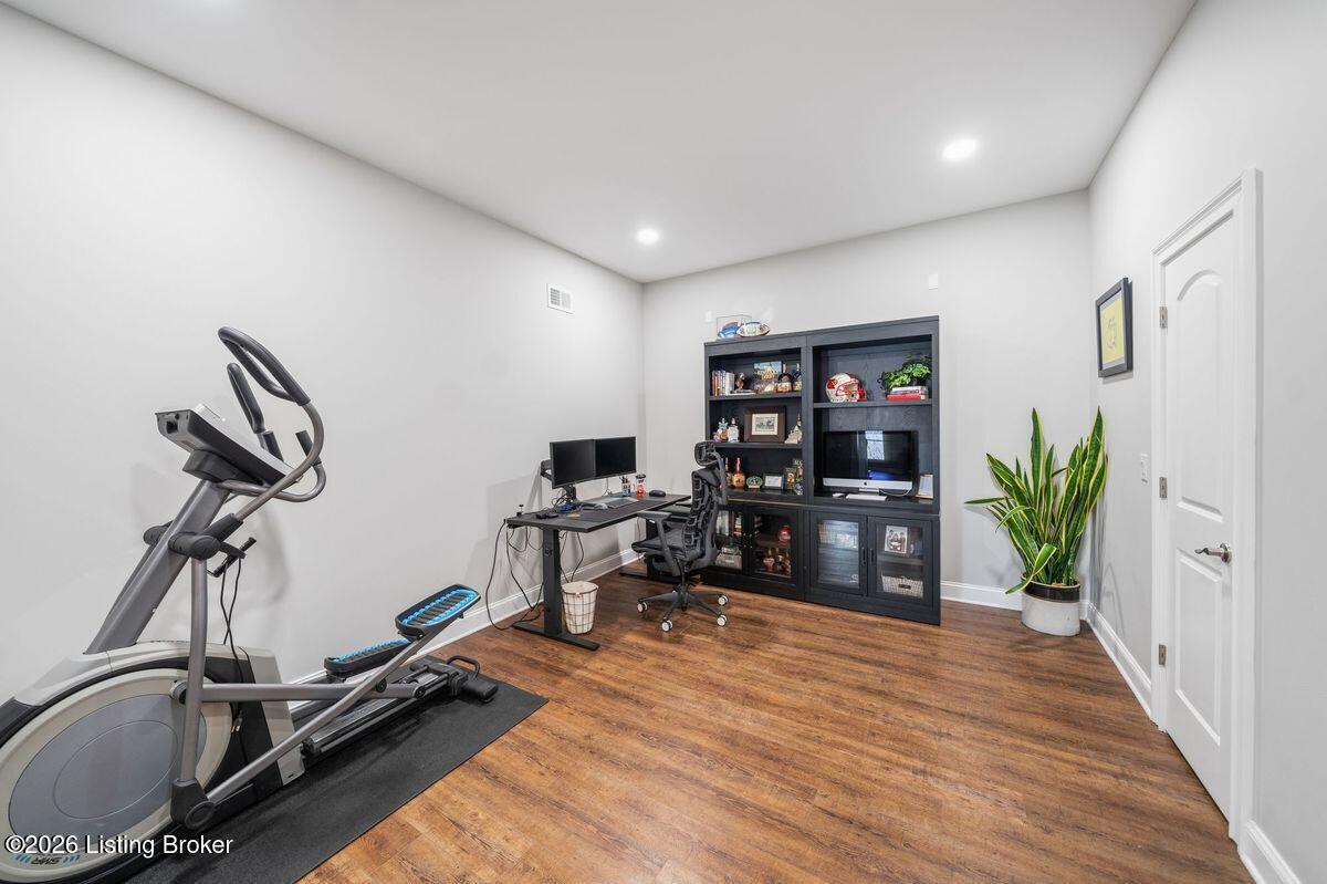 115 Locust Park Pl