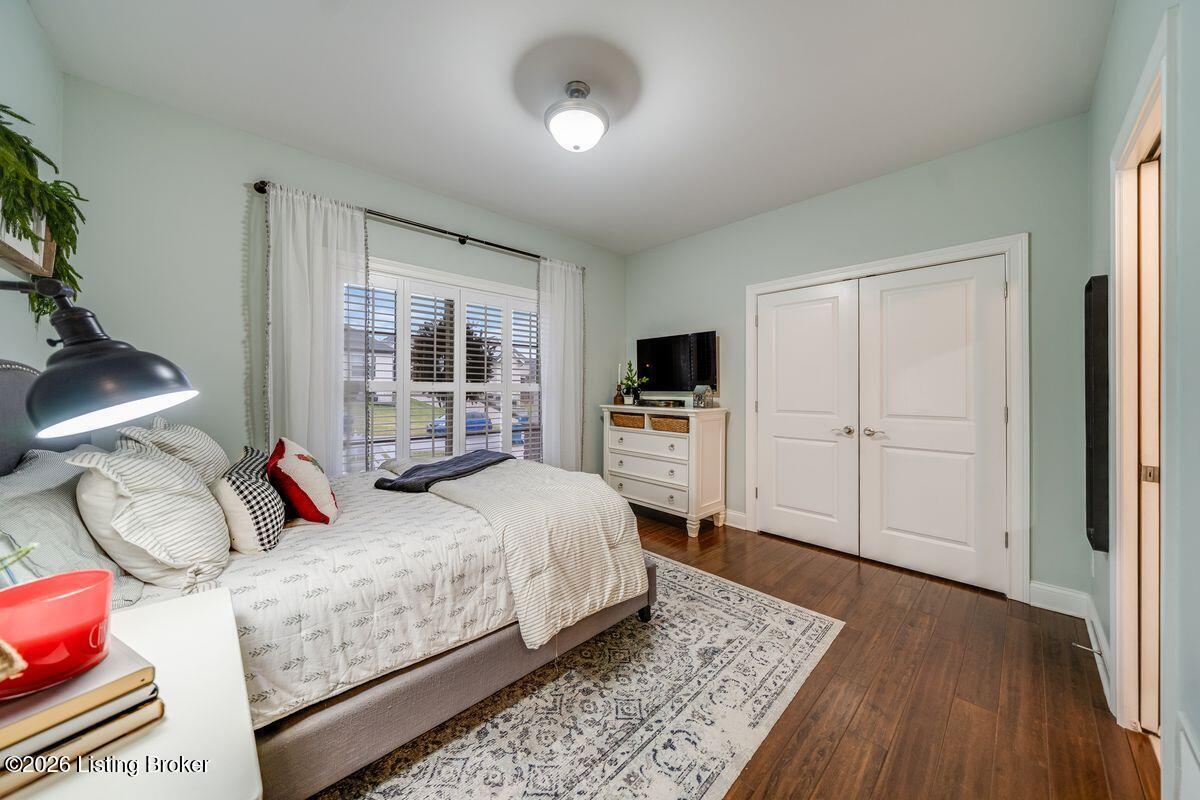115 Locust Park Pl