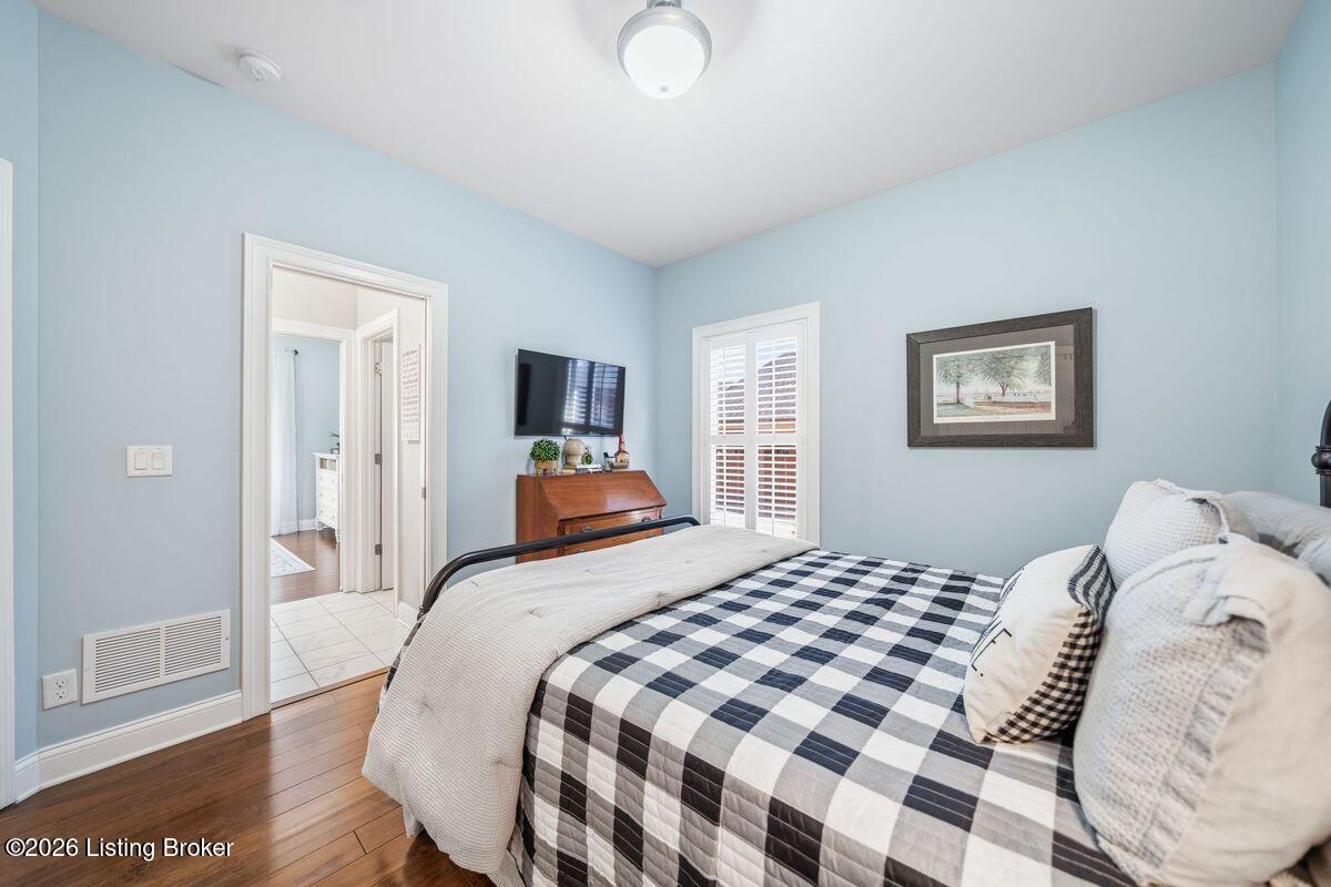 115 Locust Park Pl