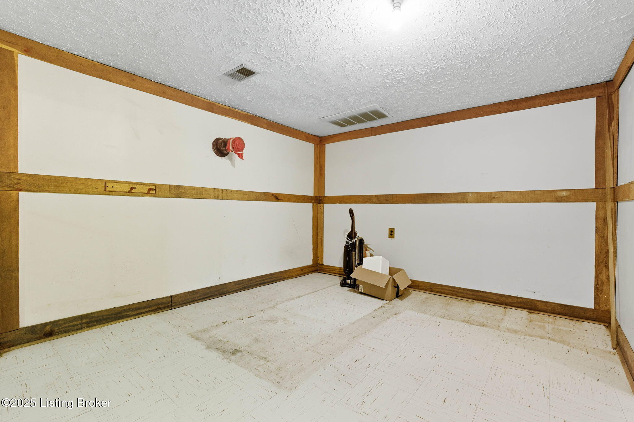 303 Quartermouse Rd