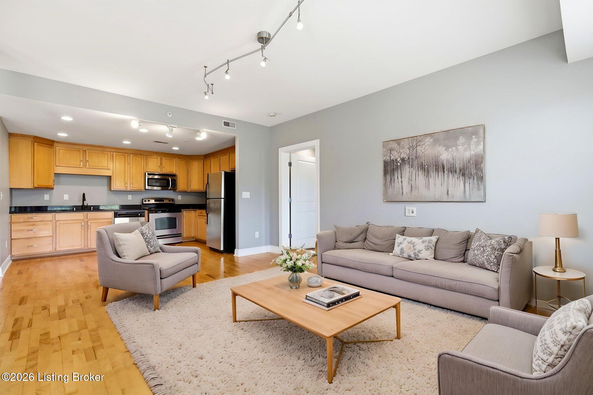 2411 Brownsboro Rd 301