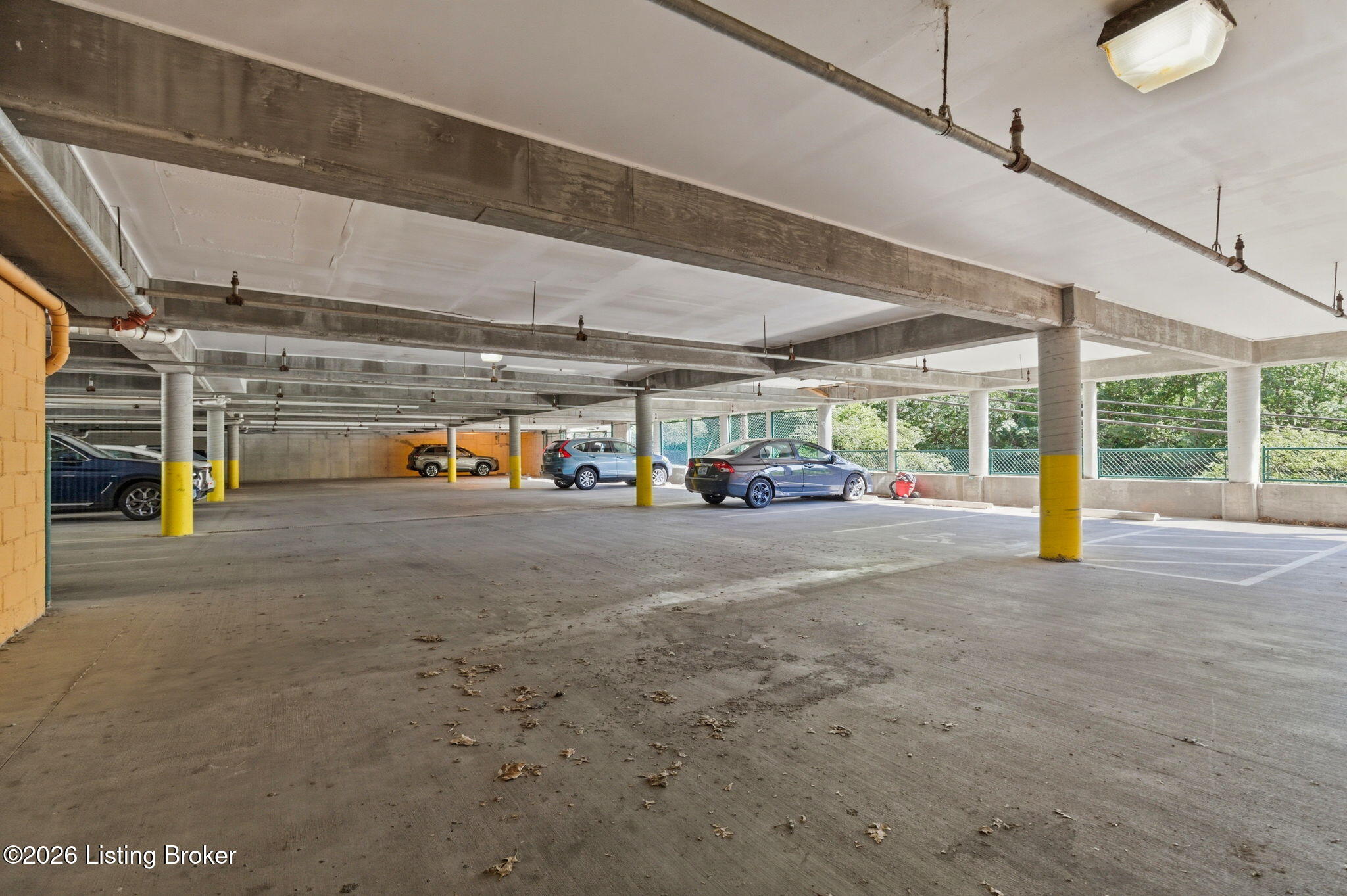 2411 Brownsboro Rd 301