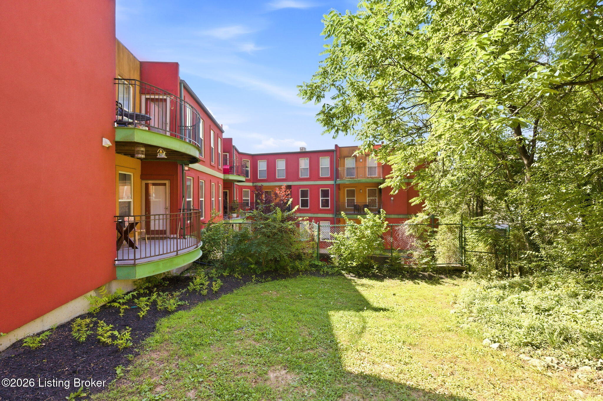 2411 Brownsboro Rd 301
