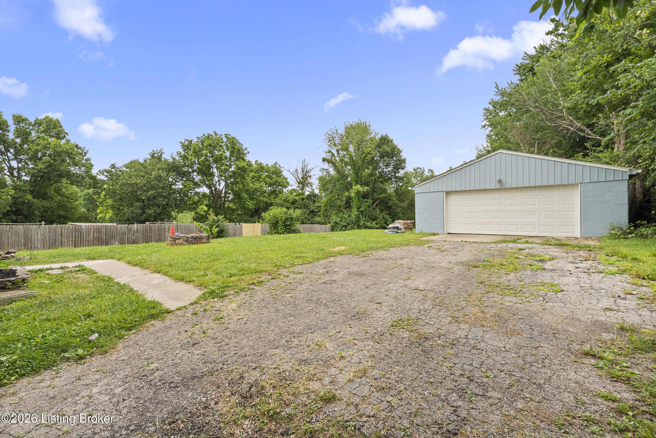 8809 Maple Rd