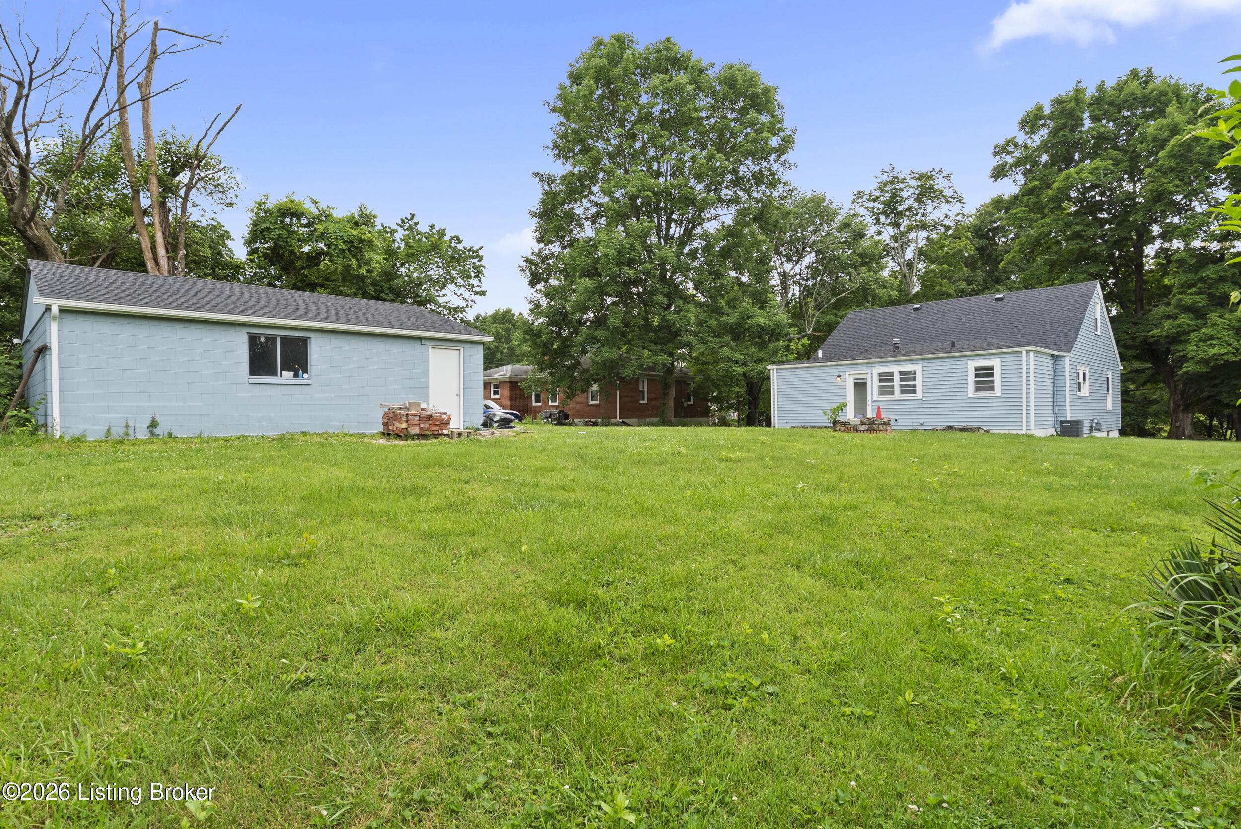 8809 Maple Rd