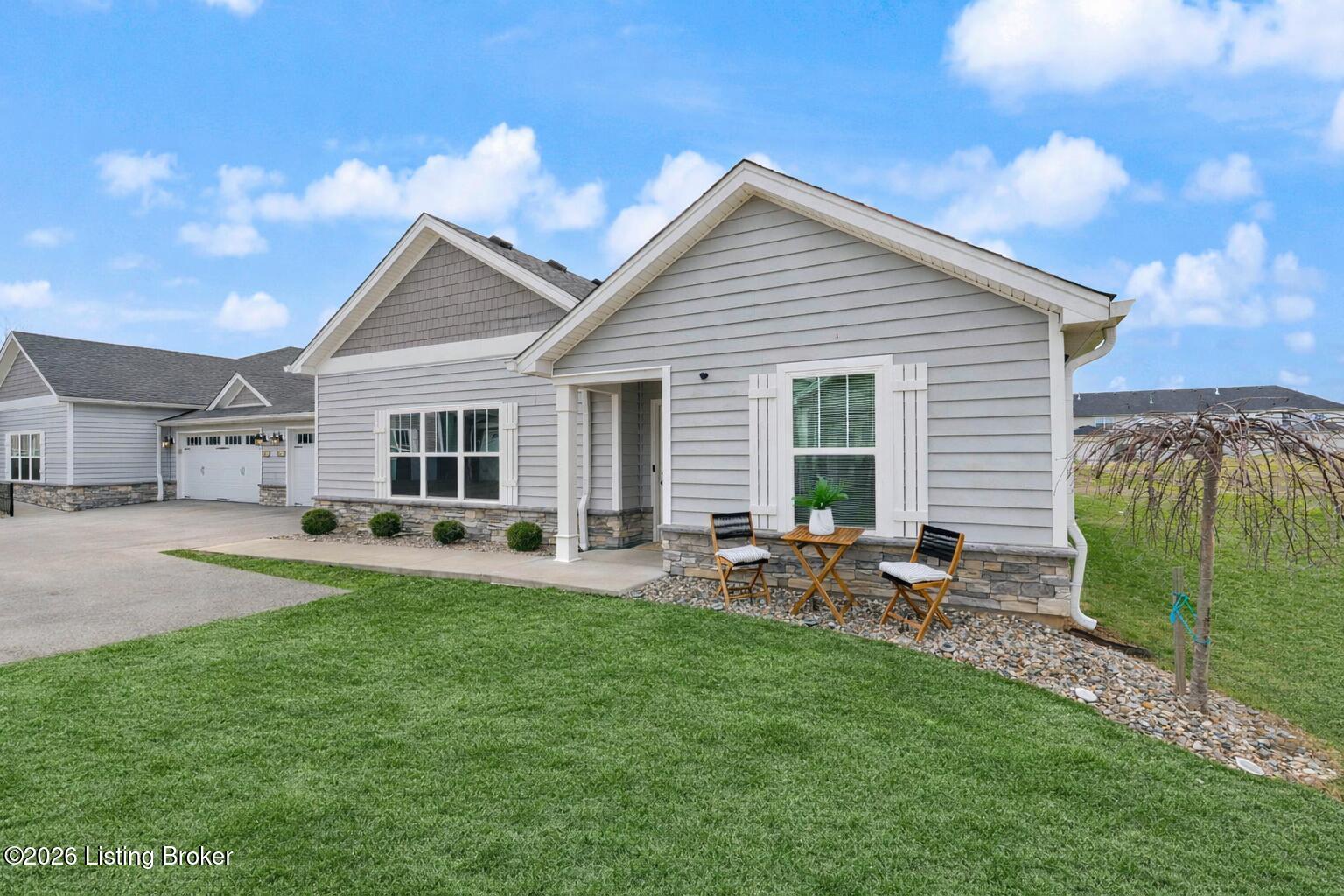 5011 Woodridge Lake Blvd
