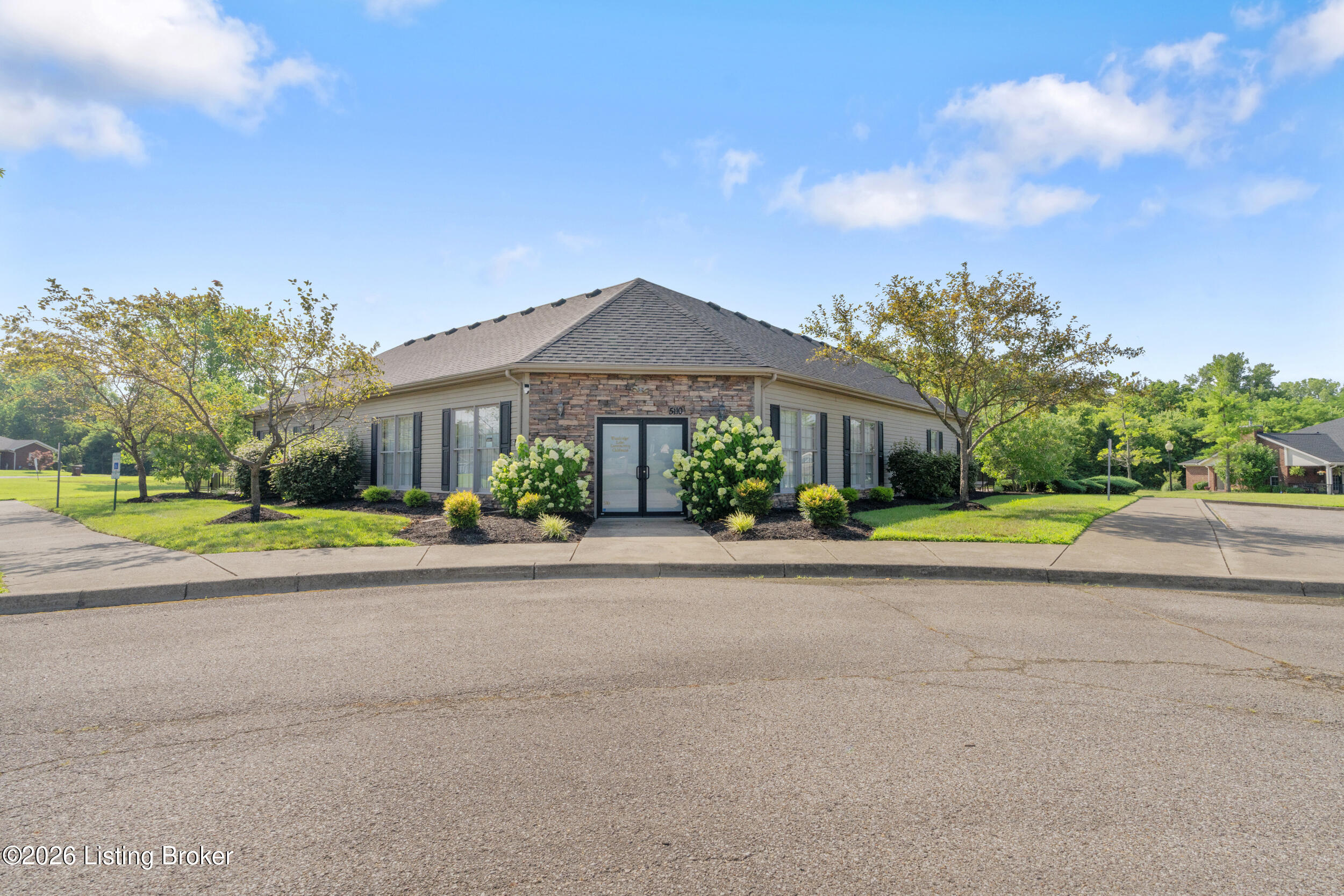 5011 Woodridge Lake Blvd