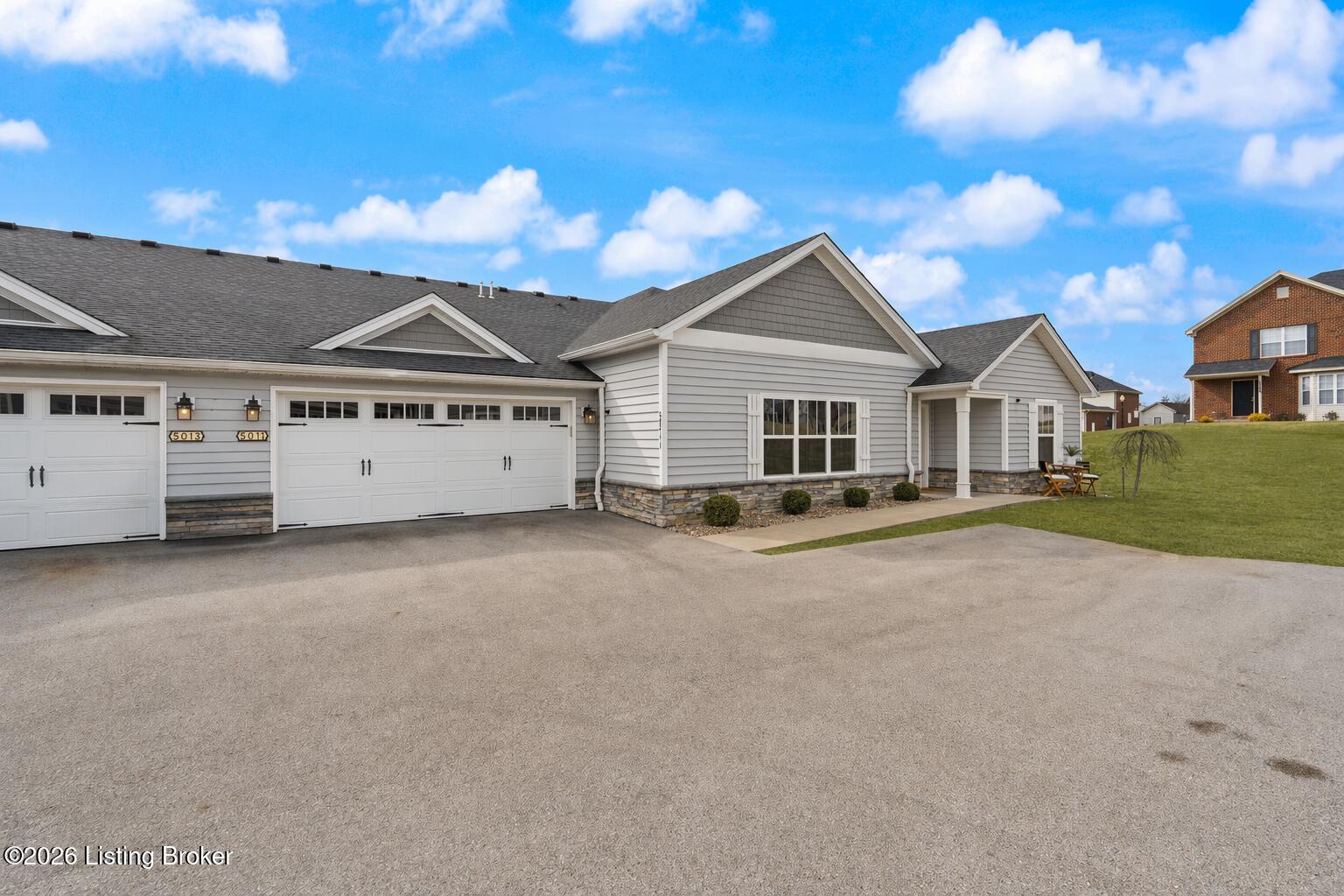 5011 Woodridge Lake Blvd