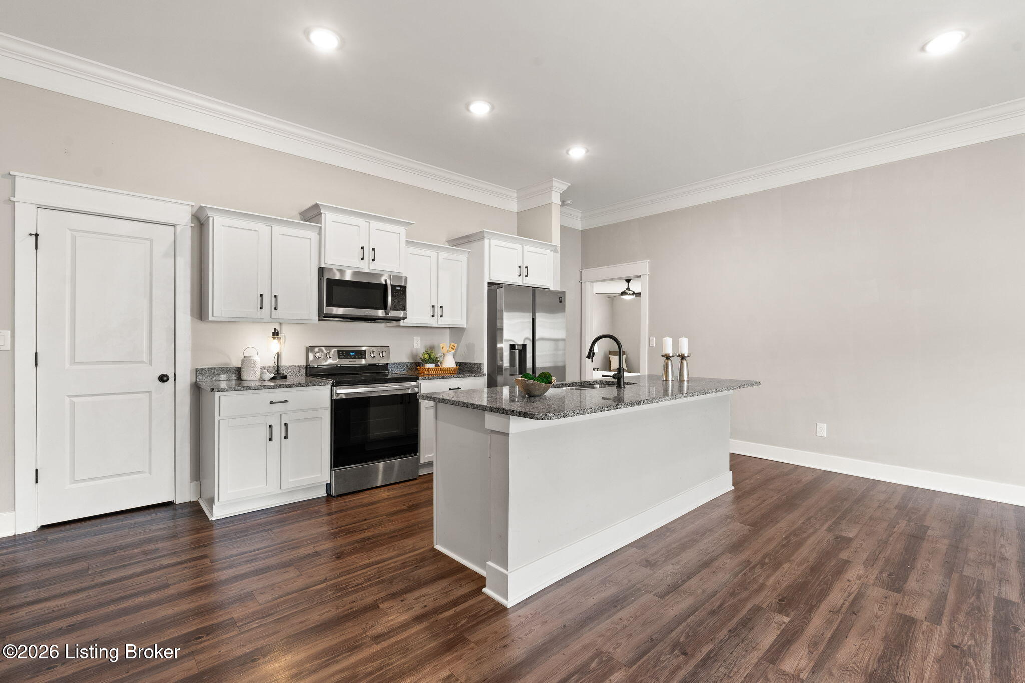 5011 Woodridge Lake Blvd