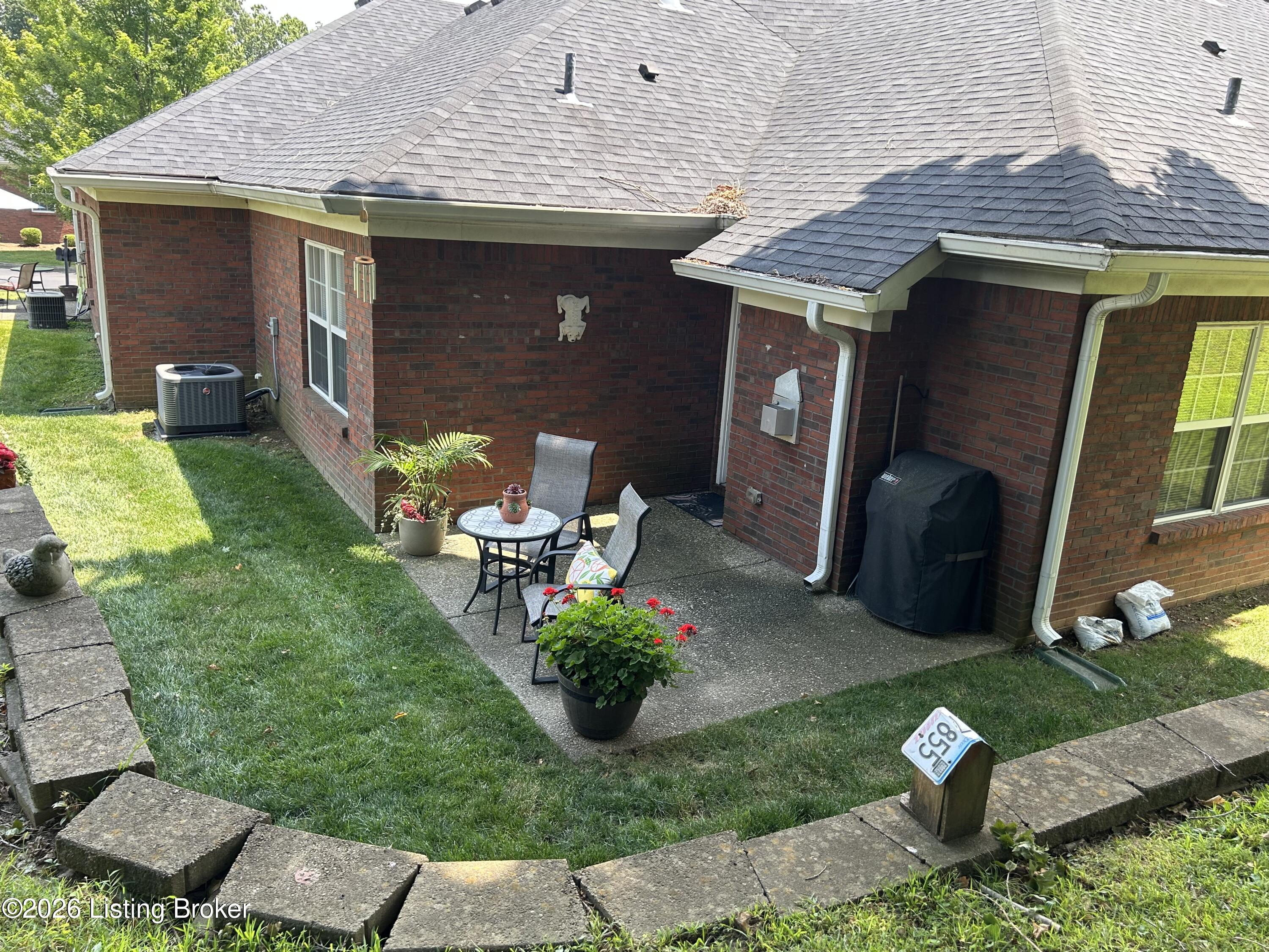 7102 Emily Ann Ln