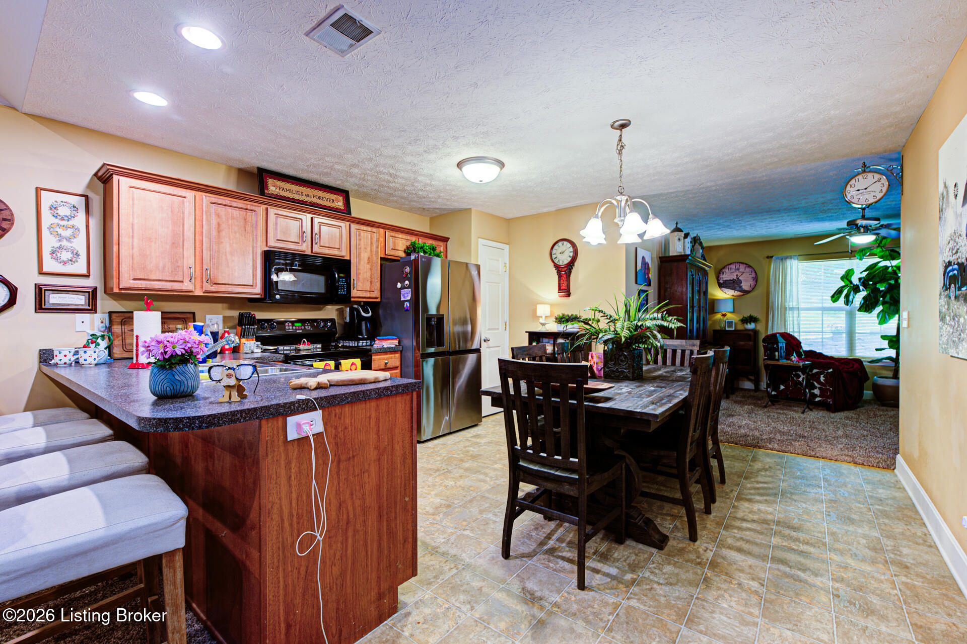 7102 Emily Ann Ln