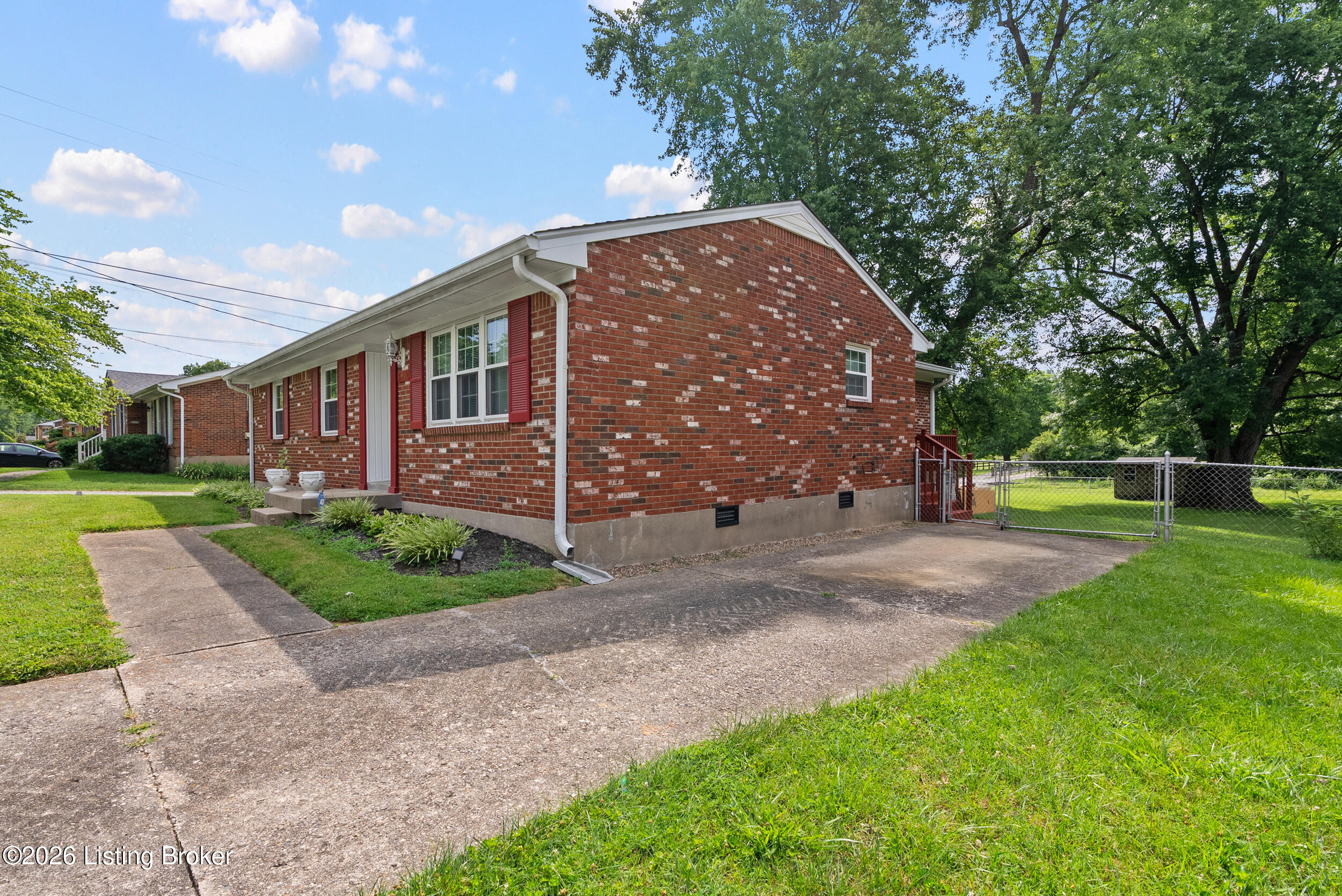 3902 Iron Horse Way