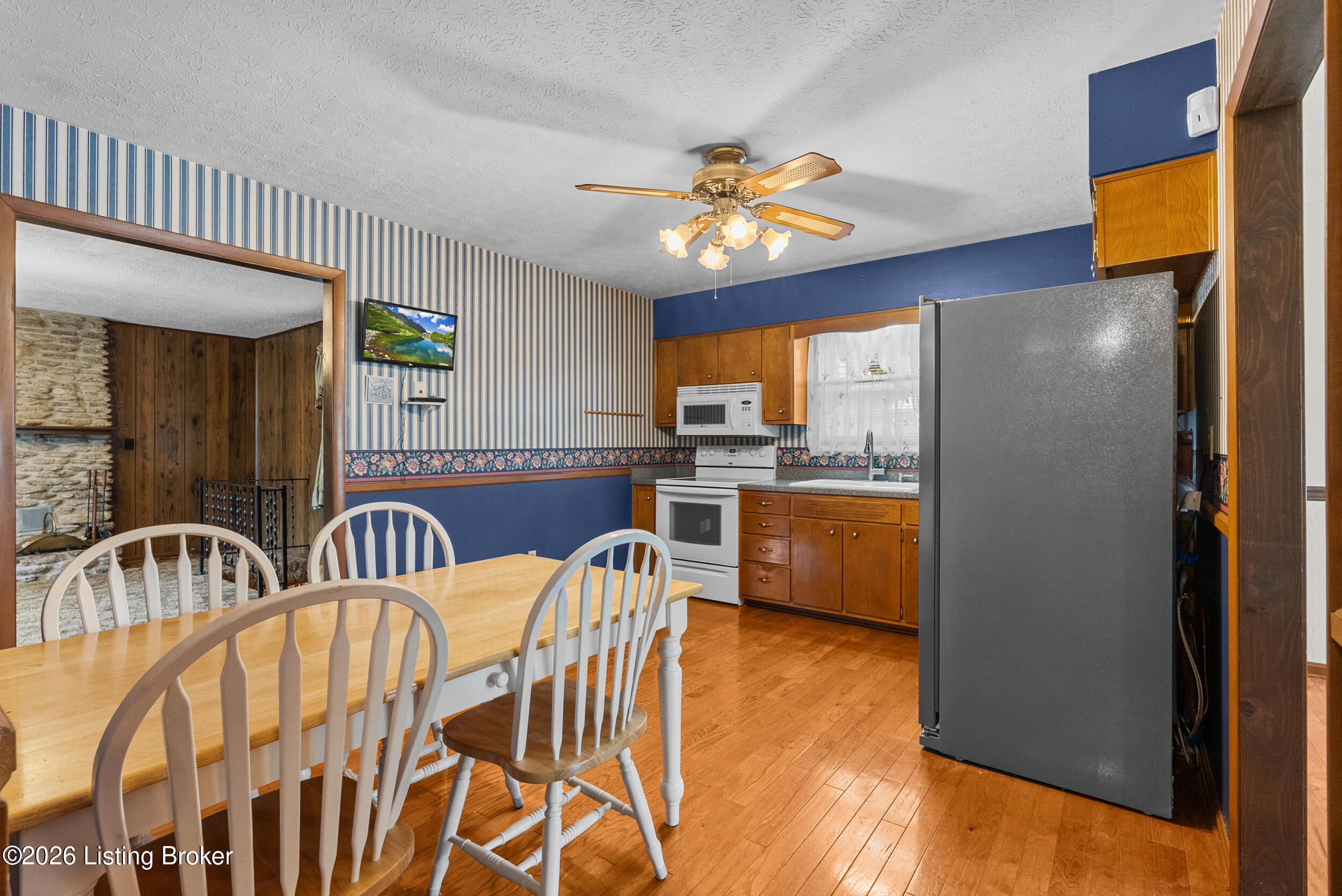 3902 Iron Horse Way
