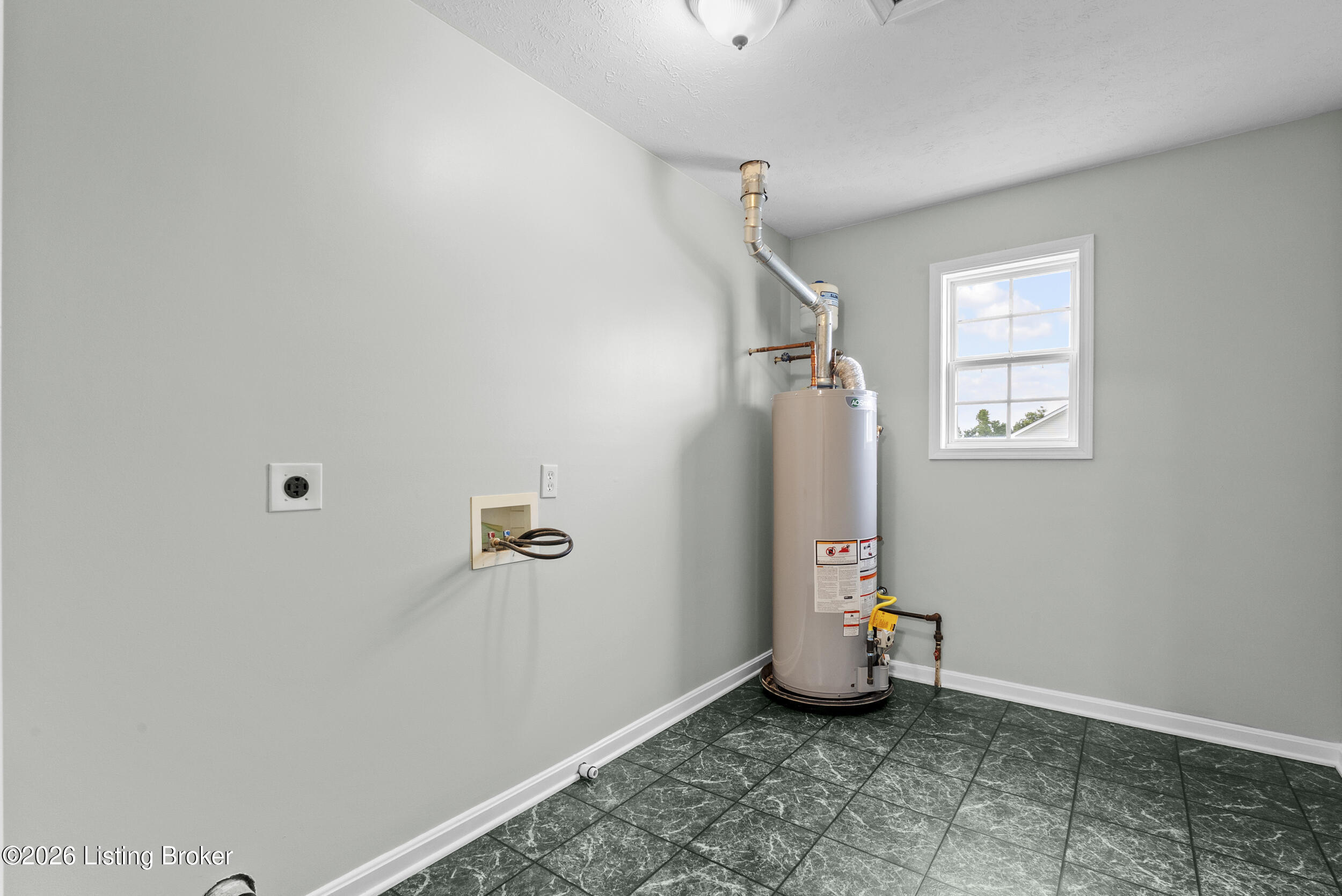 235 Helmwood Cir