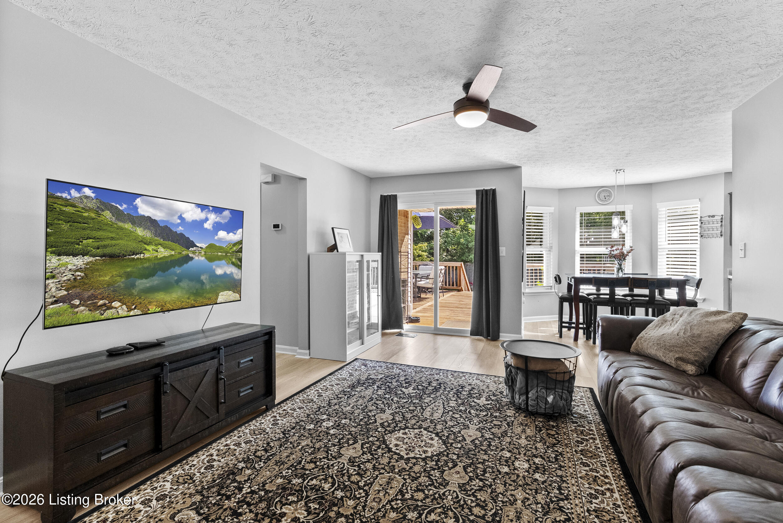 231 River Edge Dr