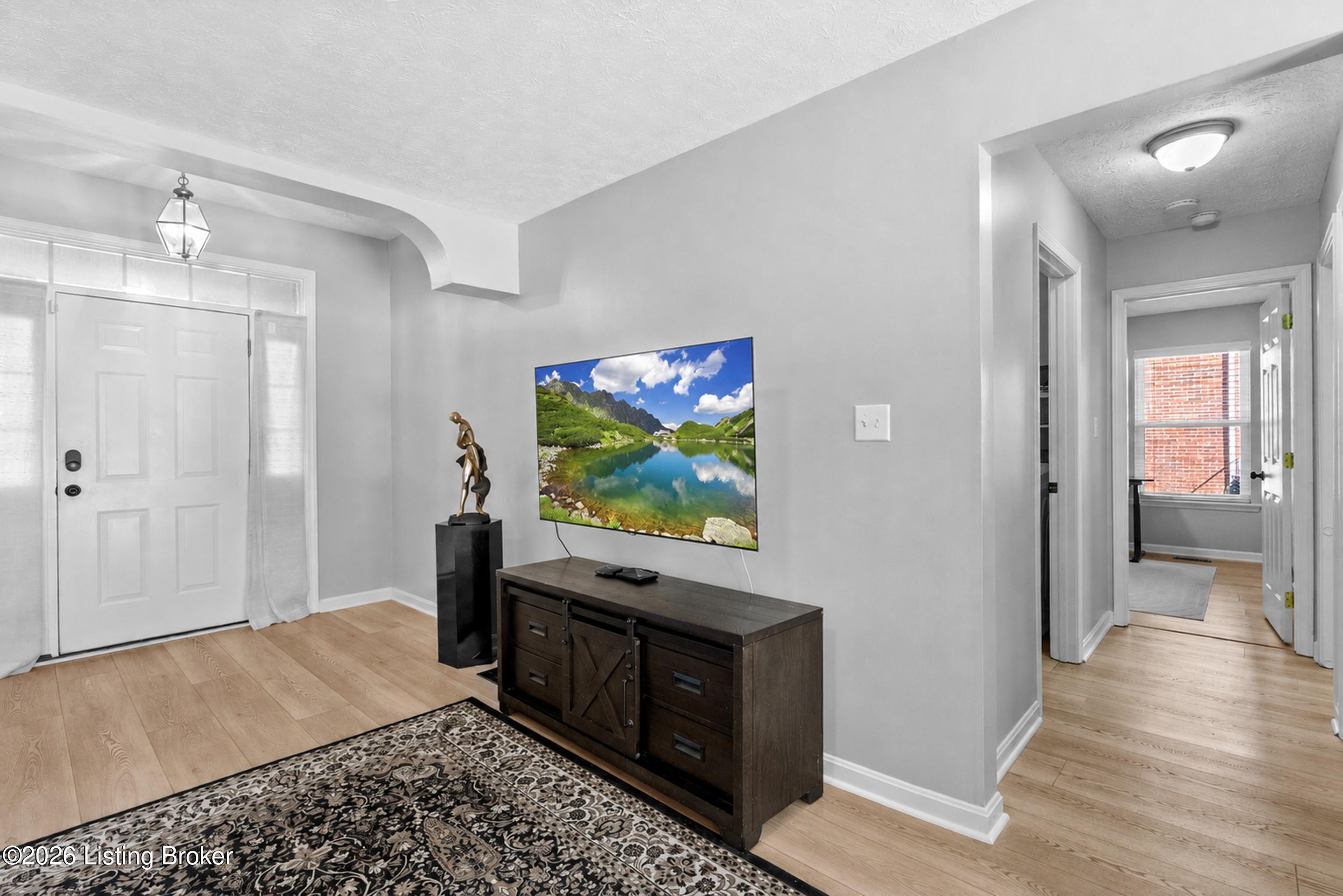 231 River Edge Dr