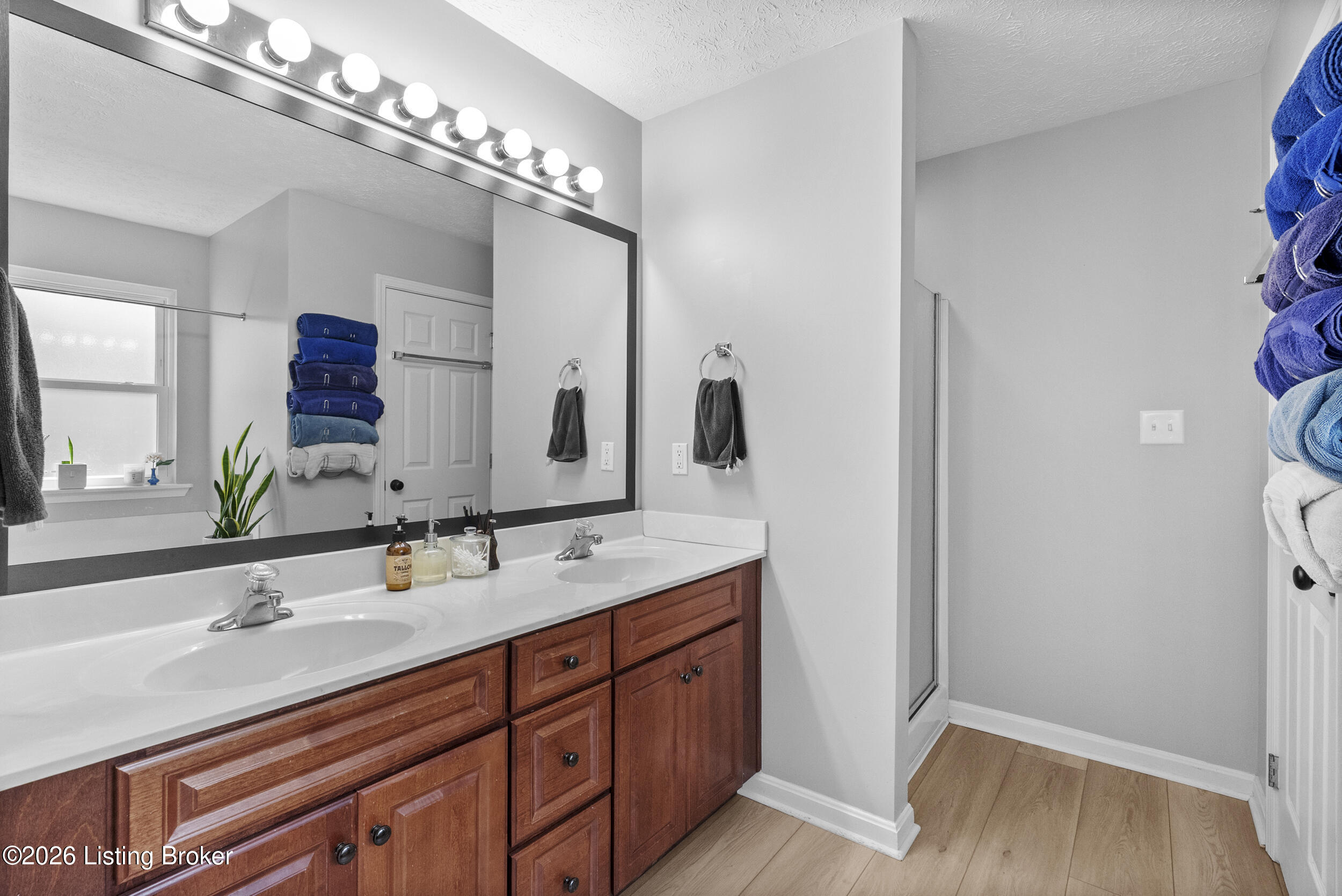 231 River Edge Dr