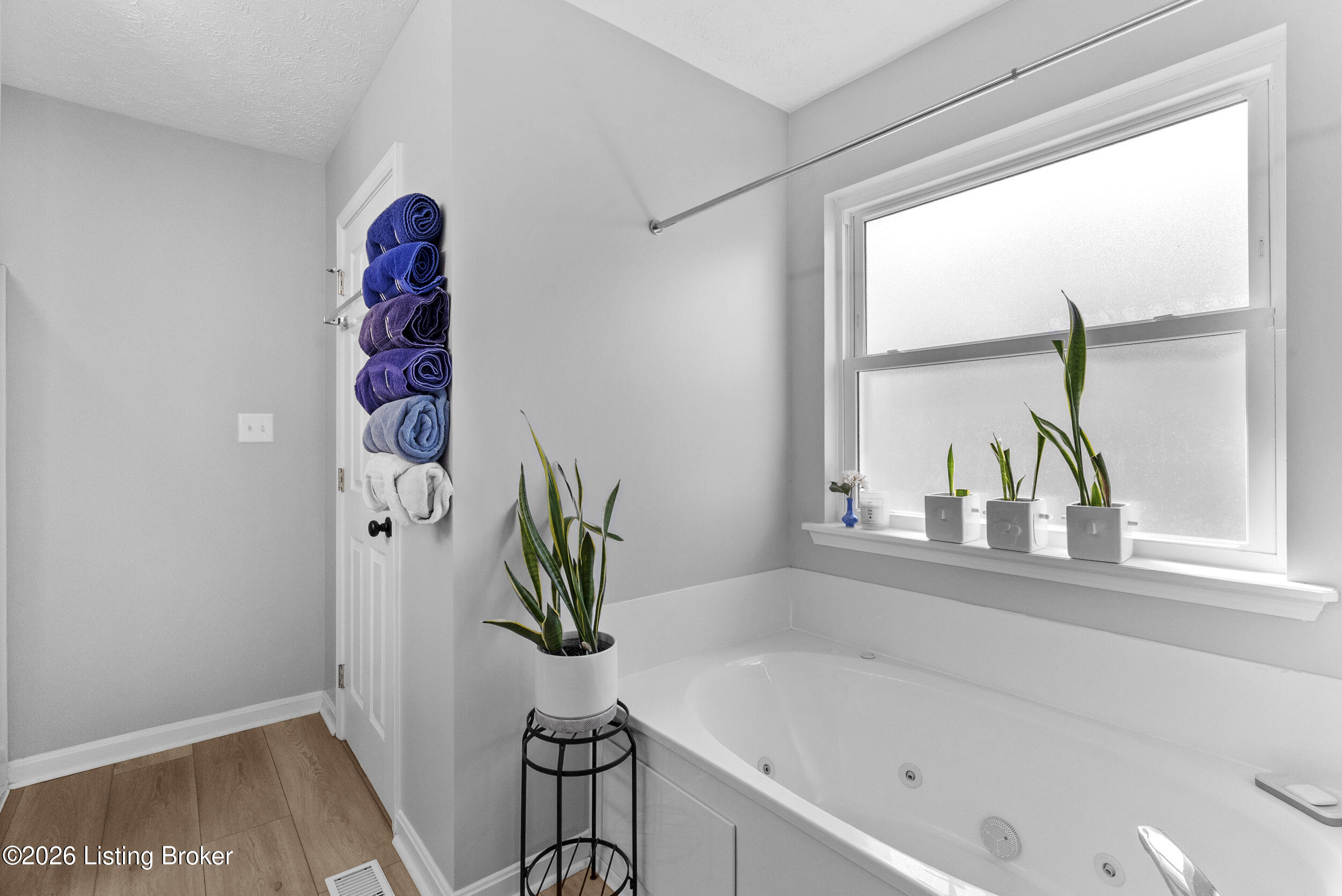 231 River Edge Dr