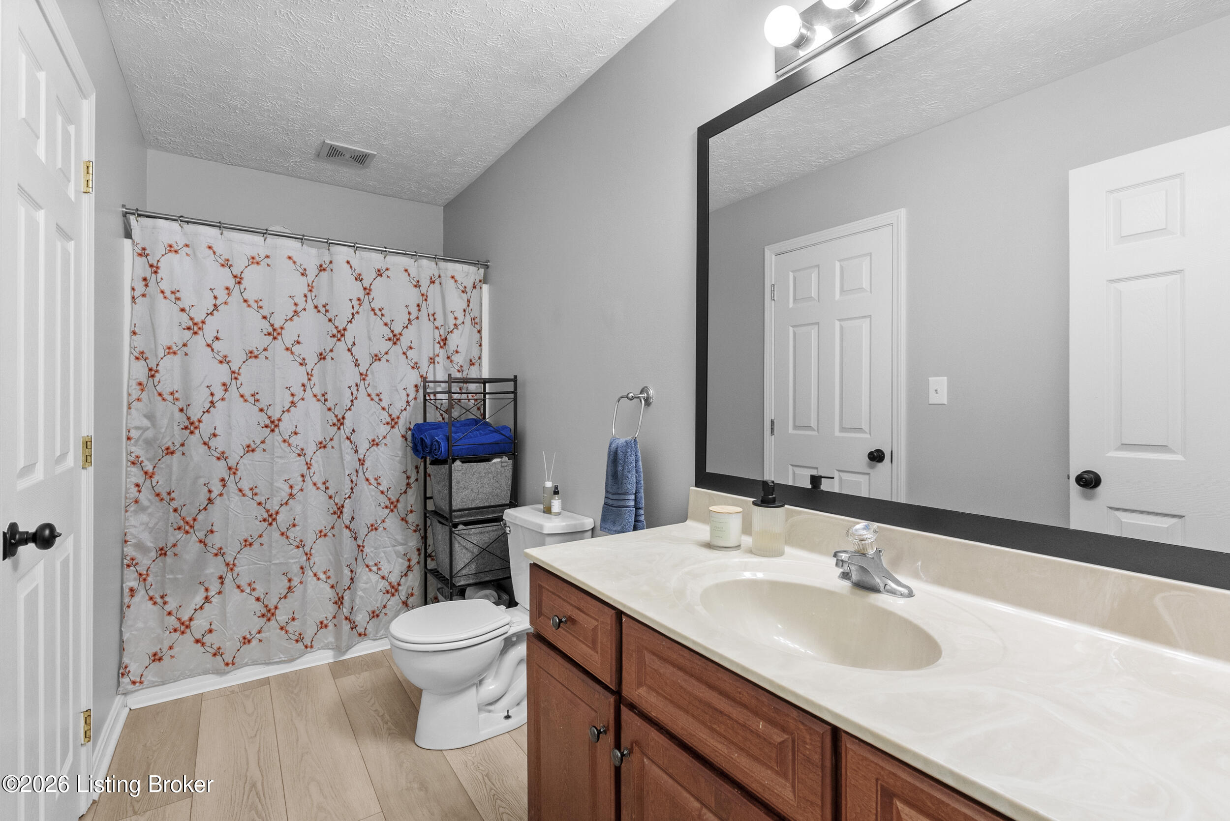 231 River Edge Dr