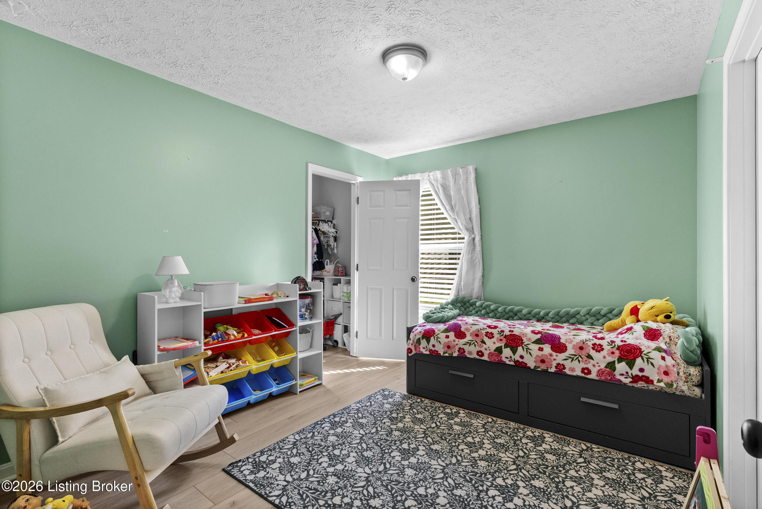 231 River Edge Dr