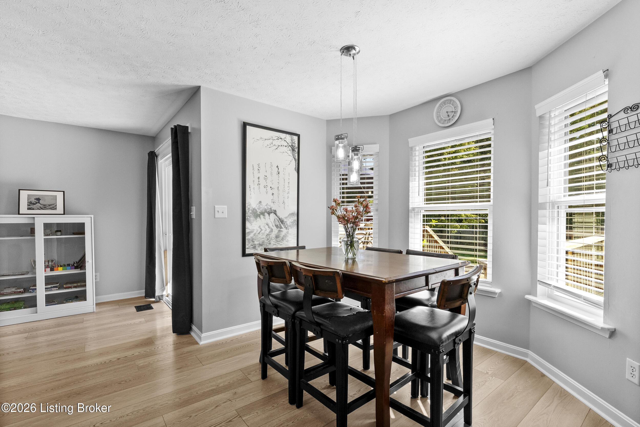 231 River Edge Dr
