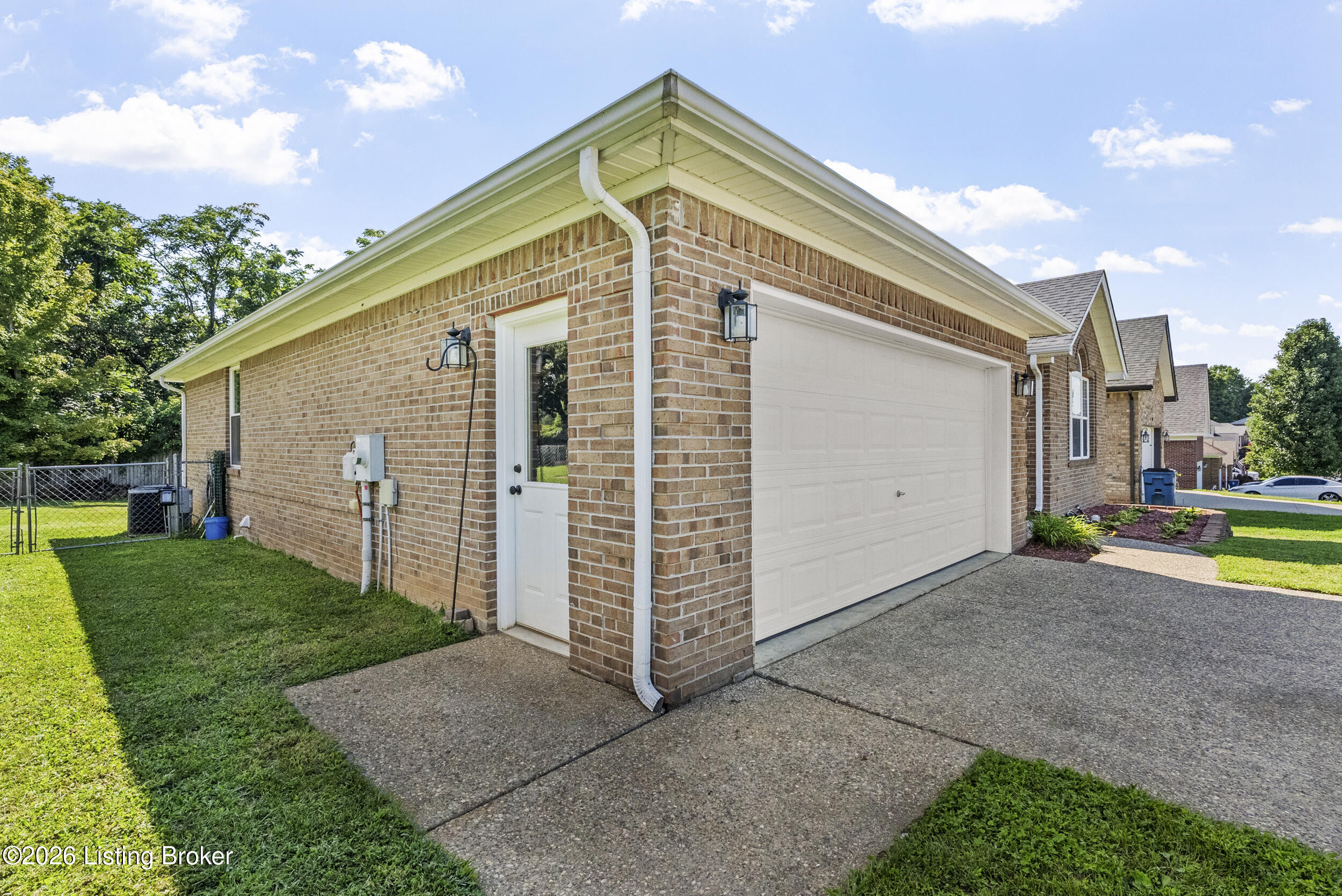 231 River Edge Dr