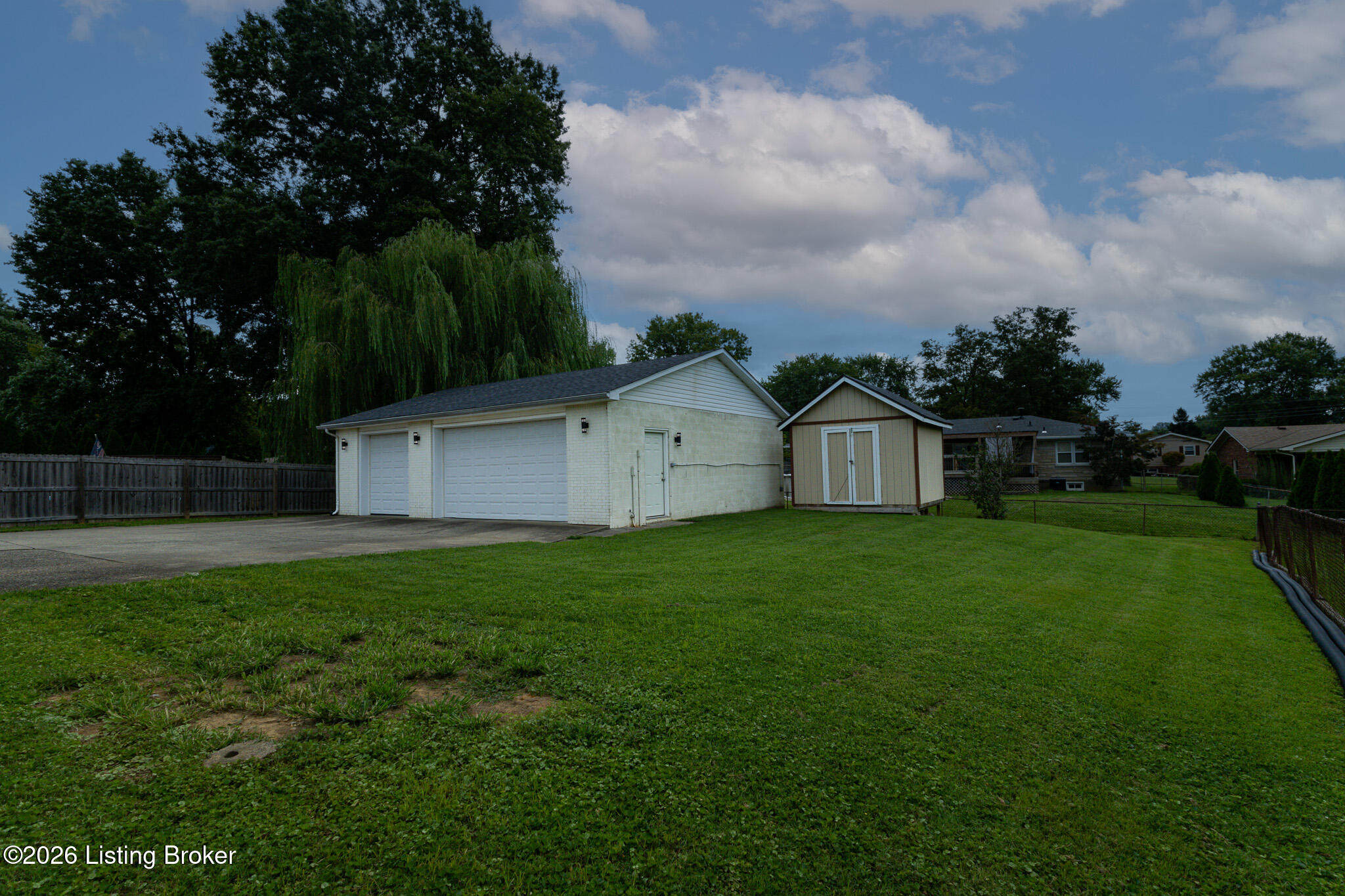 9009 Annlou Dr